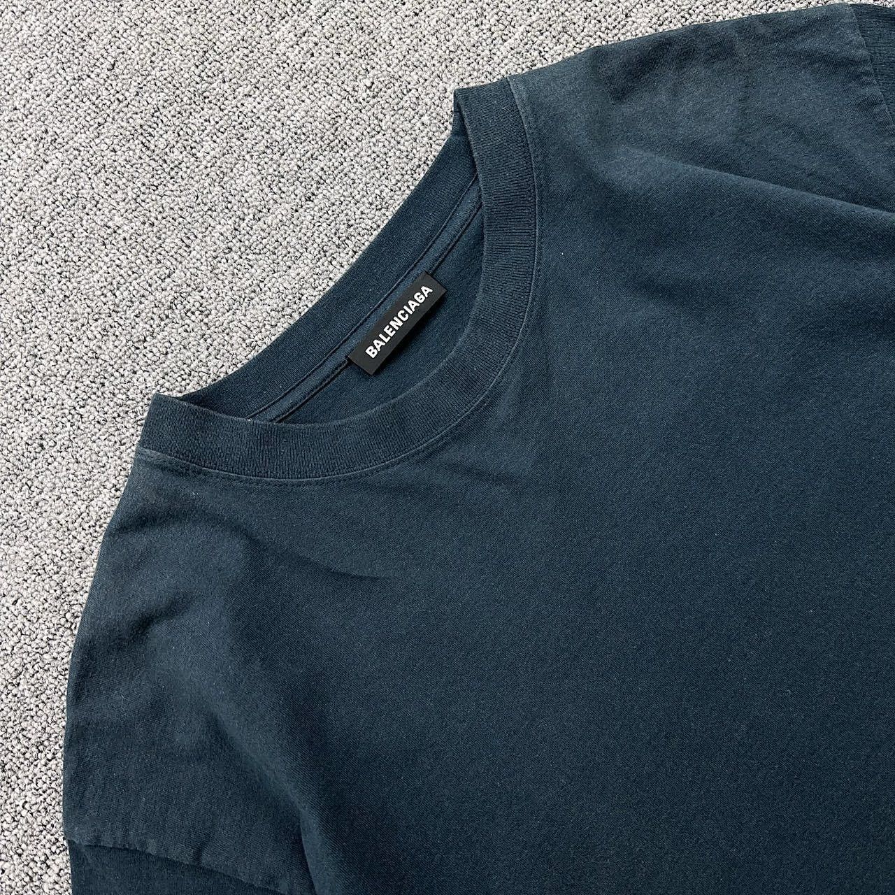 Balenciaga Balenciaga Back Logo T-Shirt Size M Size US M / EU 48-50 / 2 - 3 Thumbnail