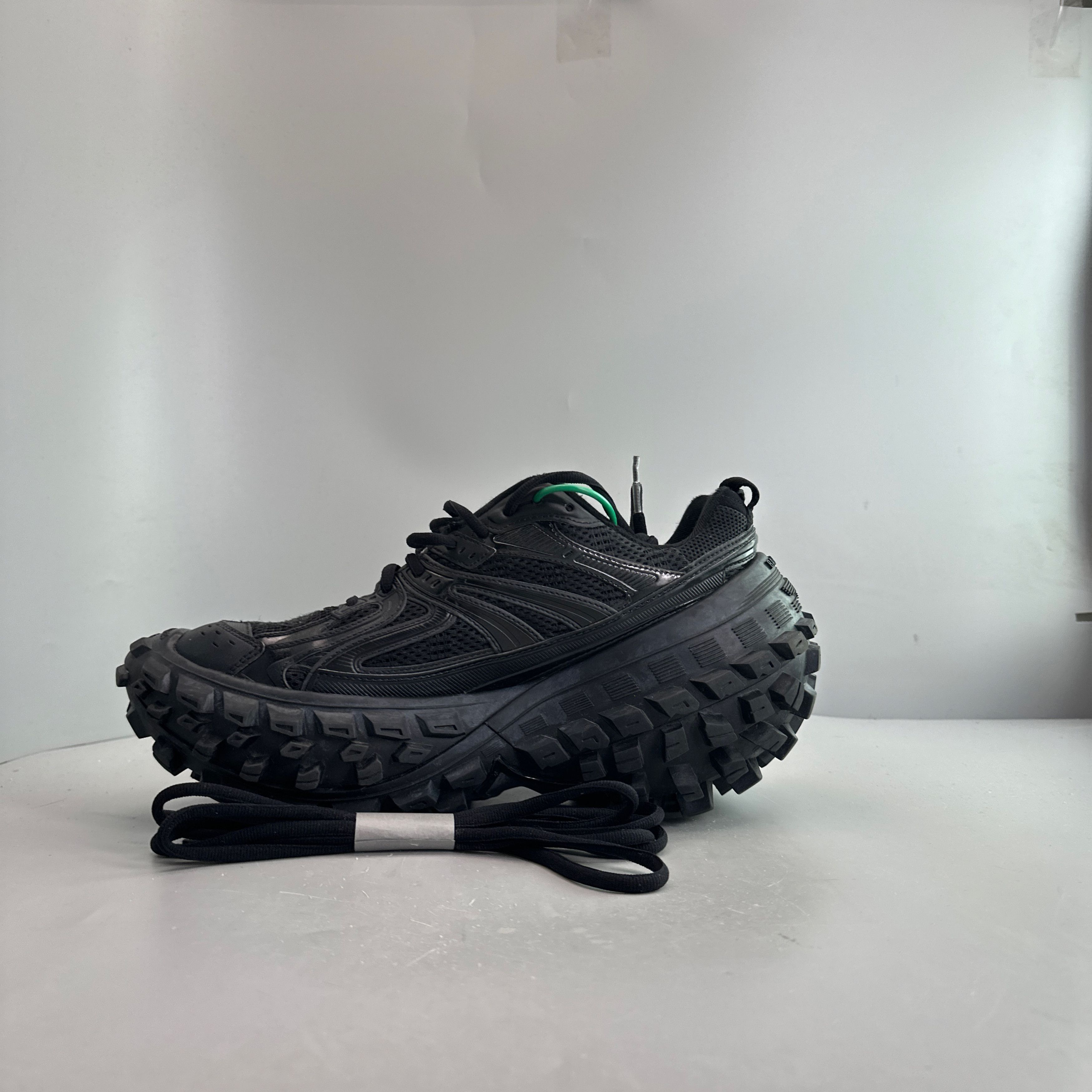 Balenciaga Balenciaga Bouncer Low-Top Sneakers Size 10 Size US 10 / EU 43 - 10 Thumbnail