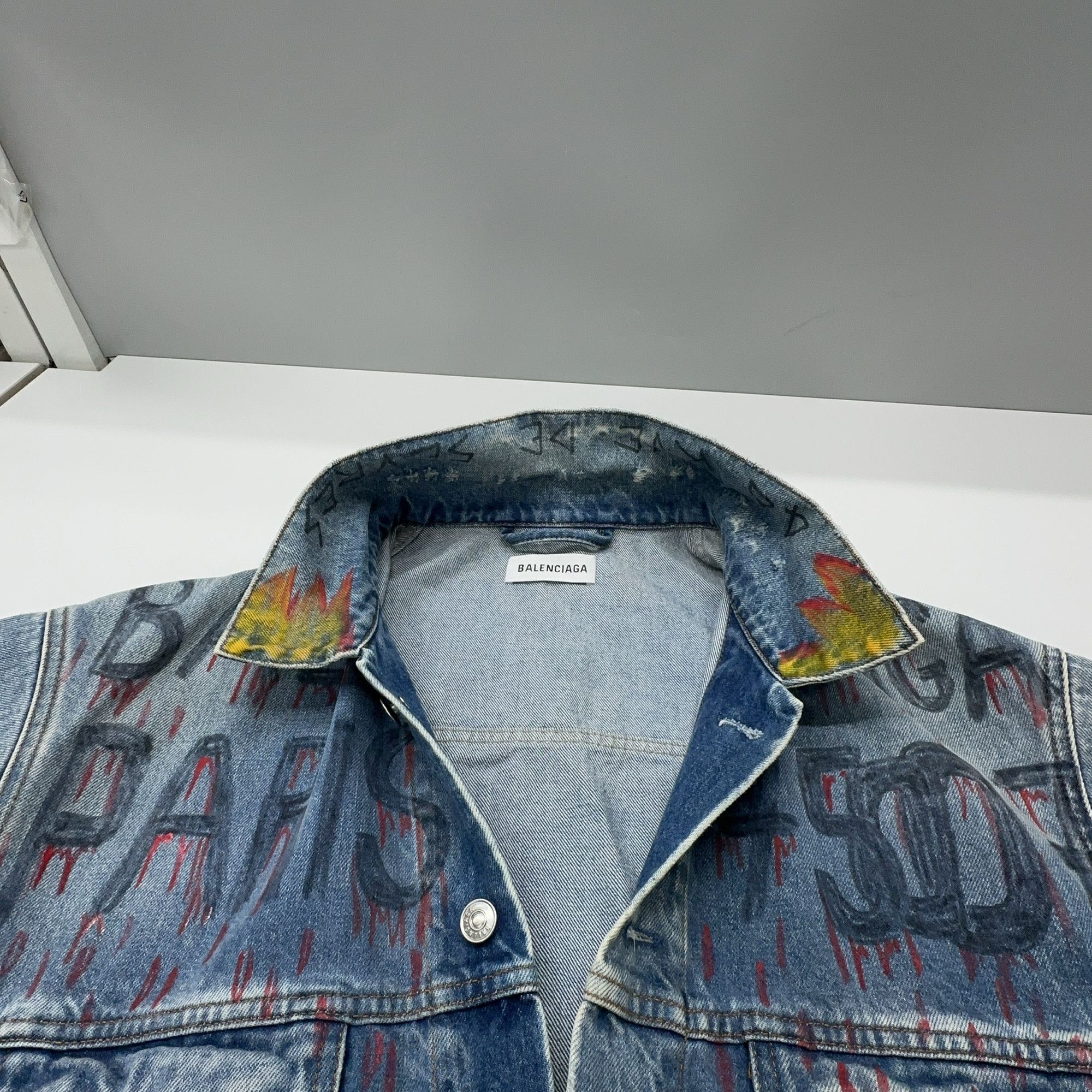 Balenciaga Balenciaga Graffiti Denim Jacket Size 34 Size XXS / US 00 / IT 34 - 5 Thumbnail