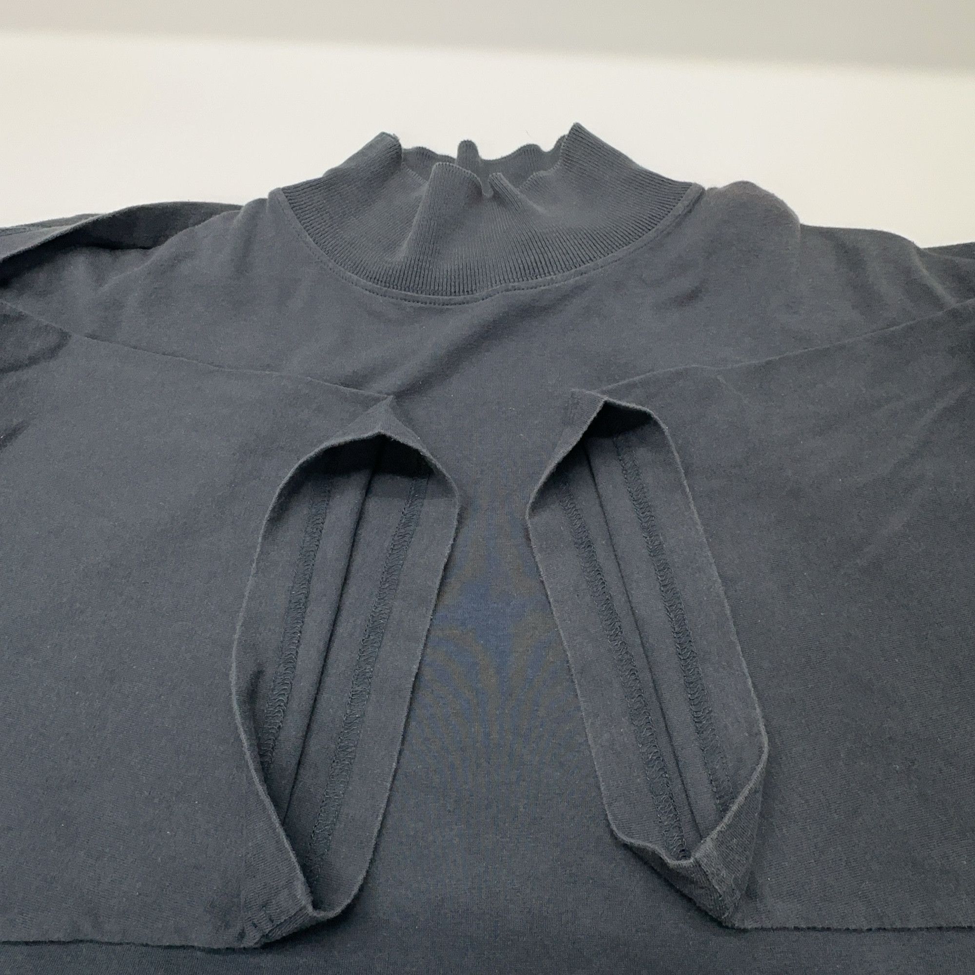 Balenciaga Balenciaga B Embroidery Mock Neck T-Shirt Size S Size US S / EU 44-46 / 1 - 11 Thumbnail