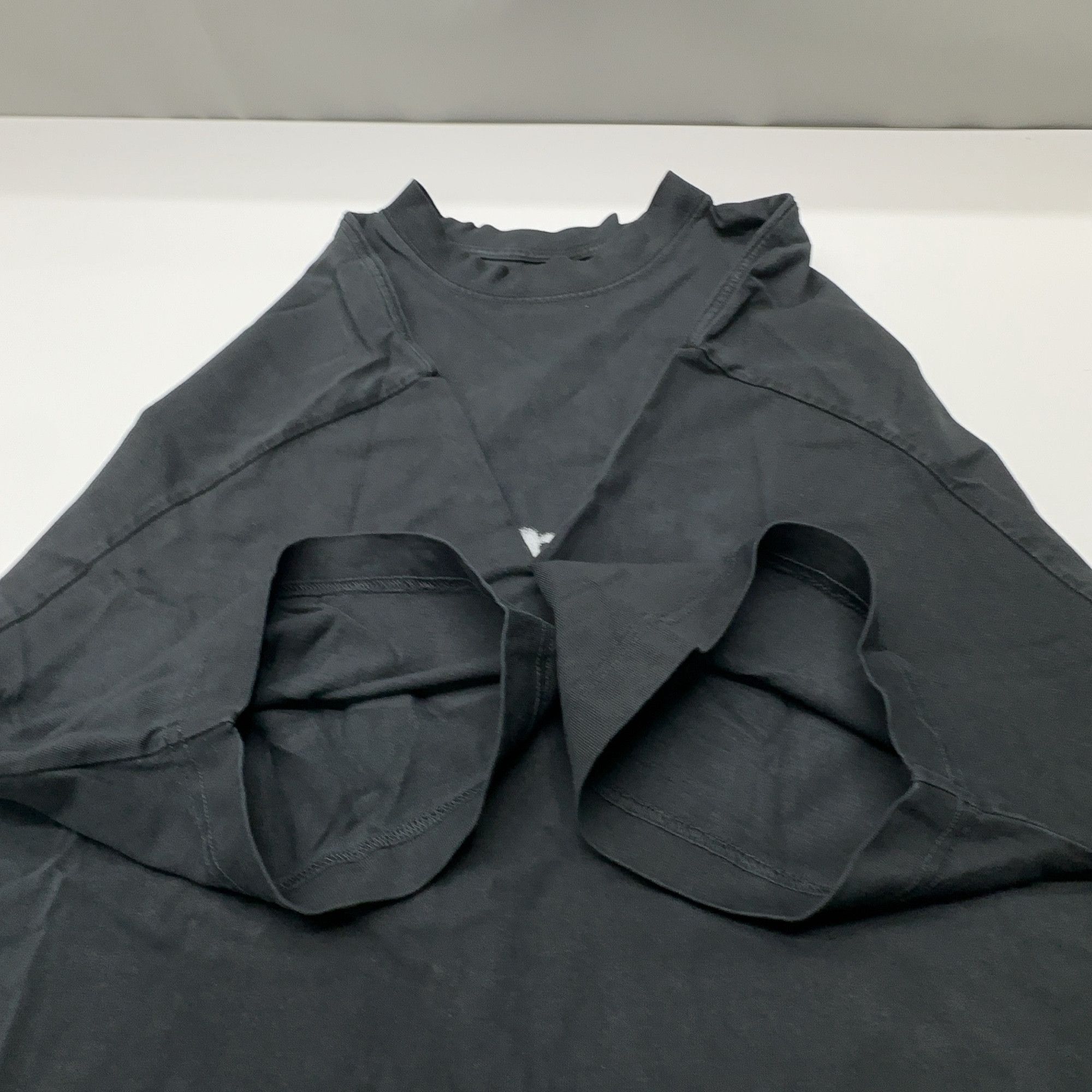 Balenciaga Balenciaga Spray Logo T-Shirt Size L Size US L / EU 52-54 / 3 - 9 Thumbnail