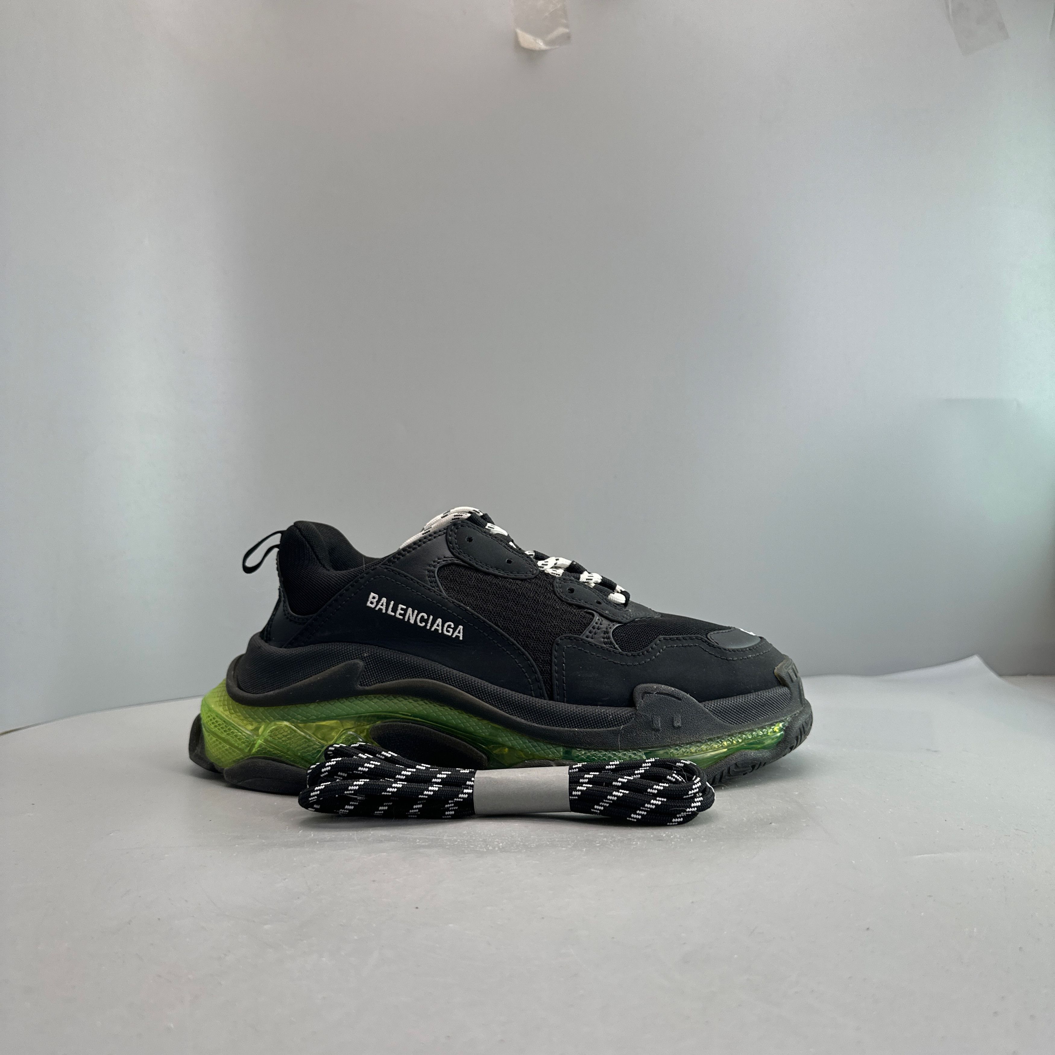 Balenciaga Balenciaga Triple S Clear Sole Sneakers Size 40 Size US 7 / EU 40 - 10 Thumbnail