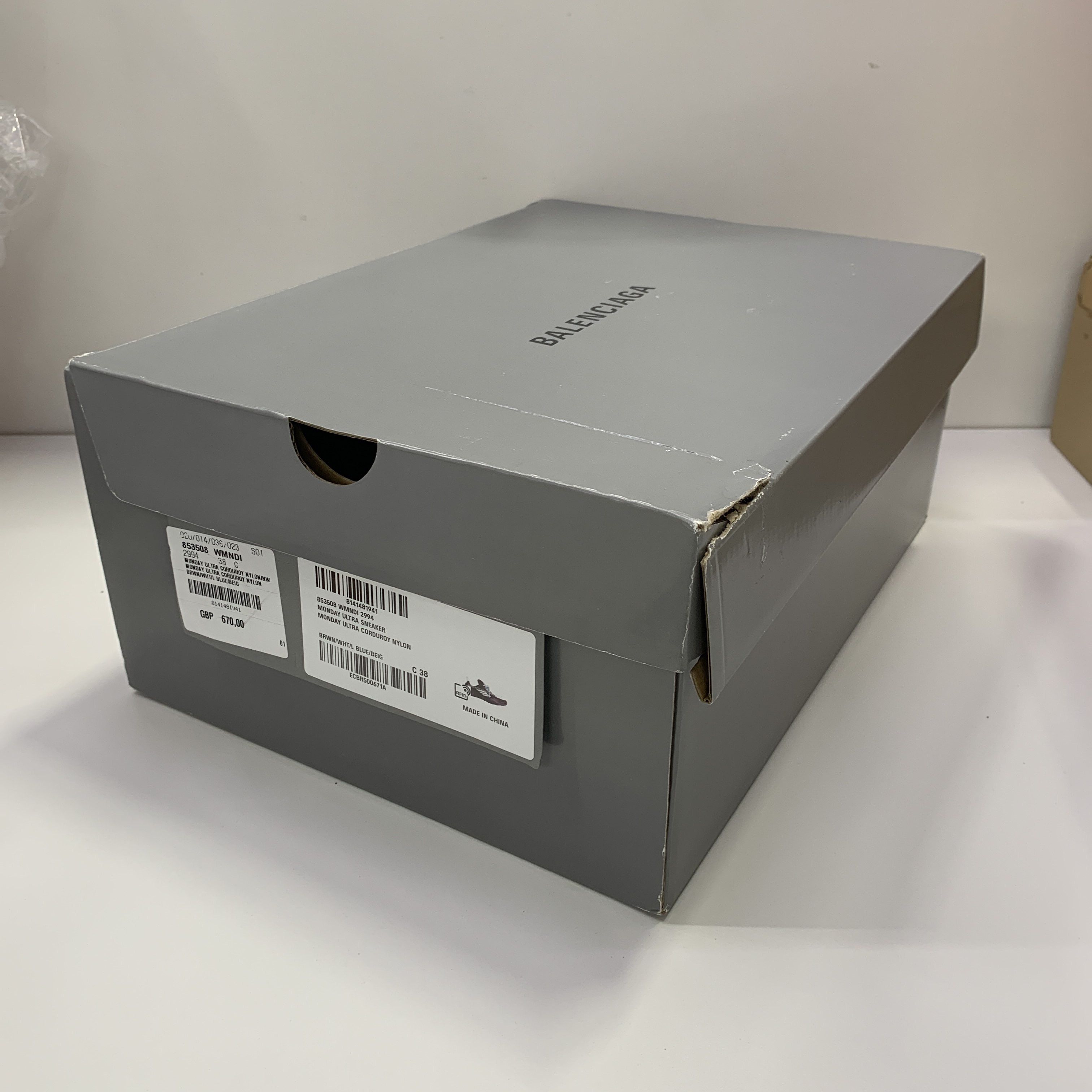 Balenciaga Balenciaga Monday Ultra Sneakers Size 38 Size US 8 / IT 38 - 10 Thumbnail