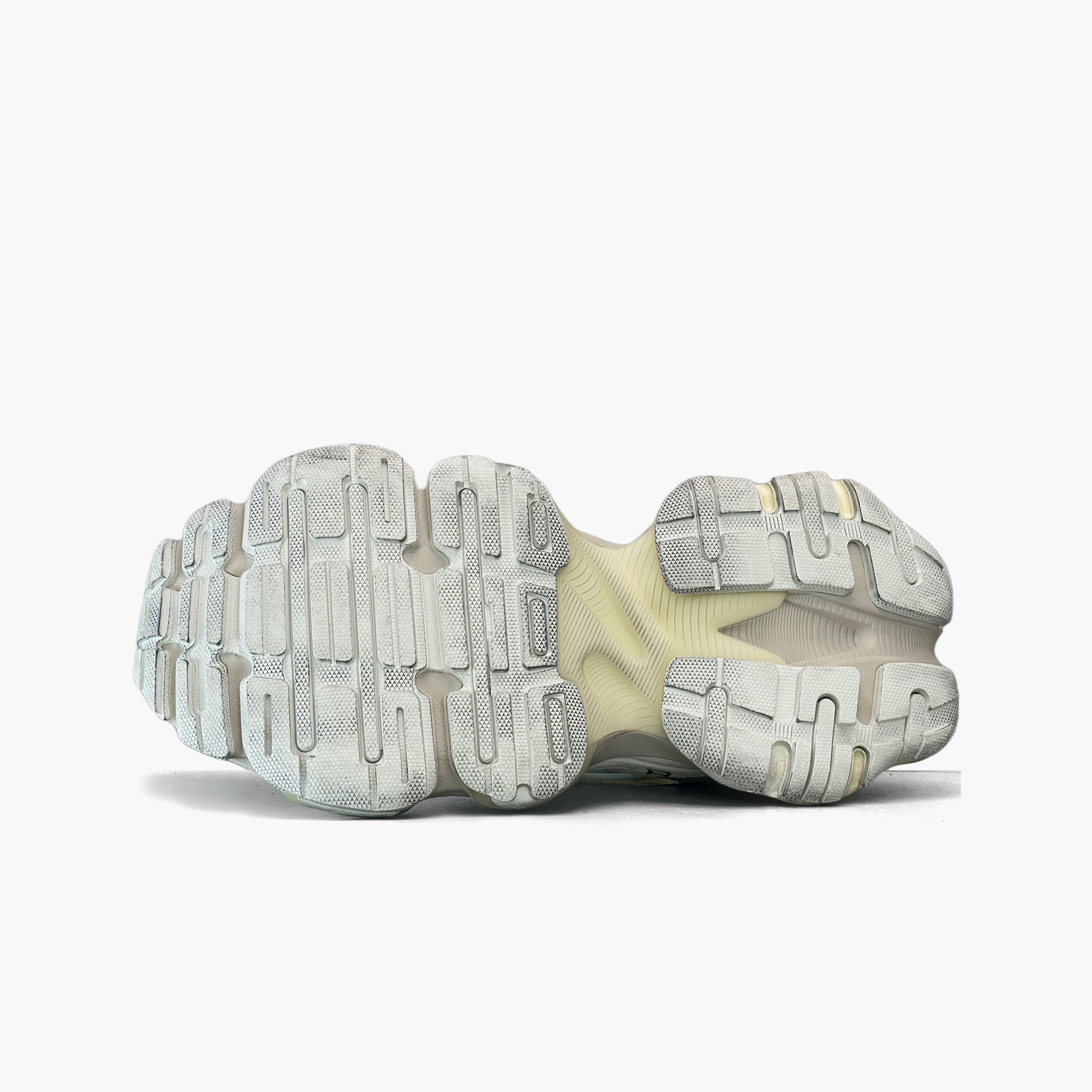 Balenciaga Balenciaga Cargo Low-Top Sneakers Beige Size 43 Size US 10 / EU 43 - 8 Thumbnail
