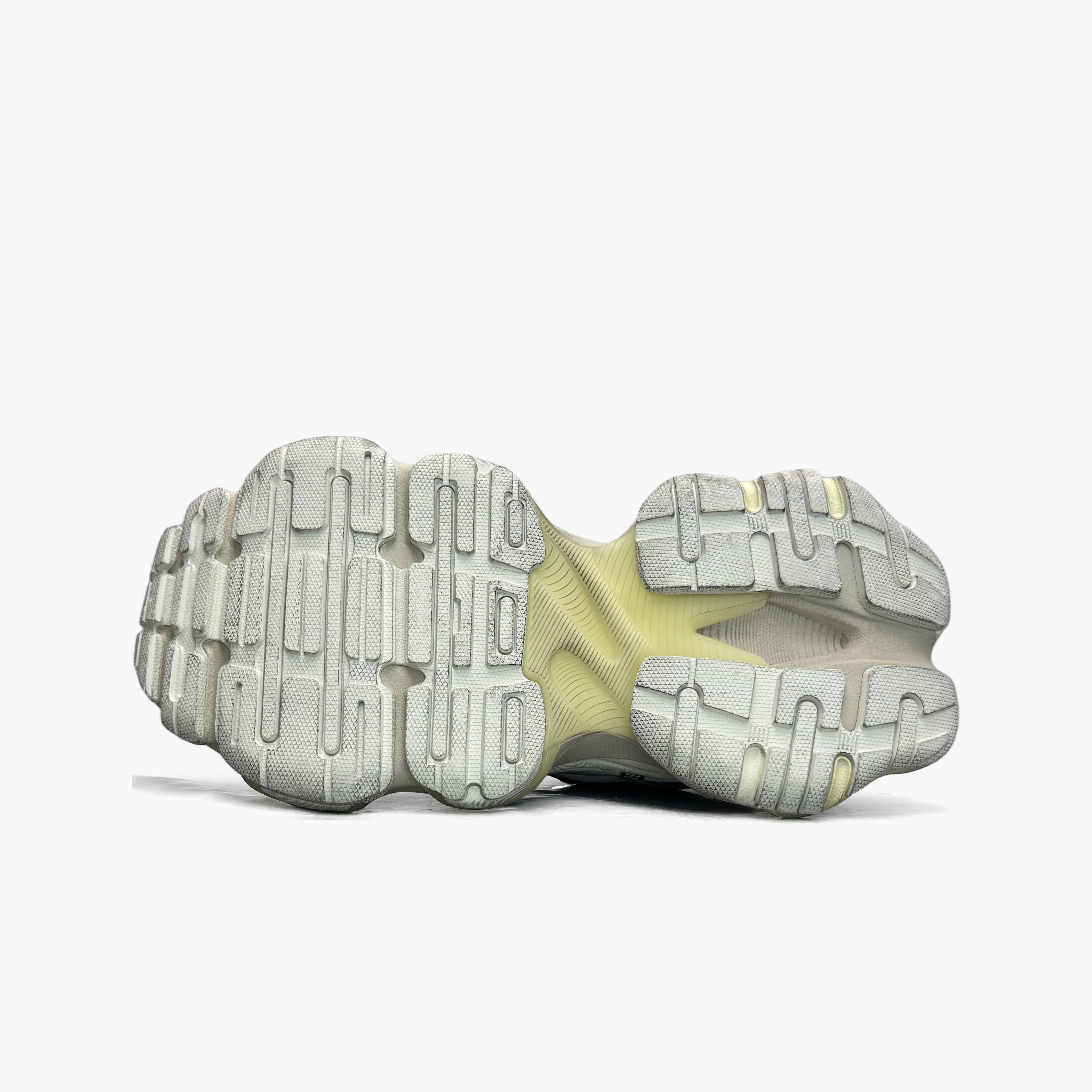 Balenciaga Balenciaga Cargo Low-Top Sneakers Size 42 Size US 9 / EU 42 - 8 Thumbnail
