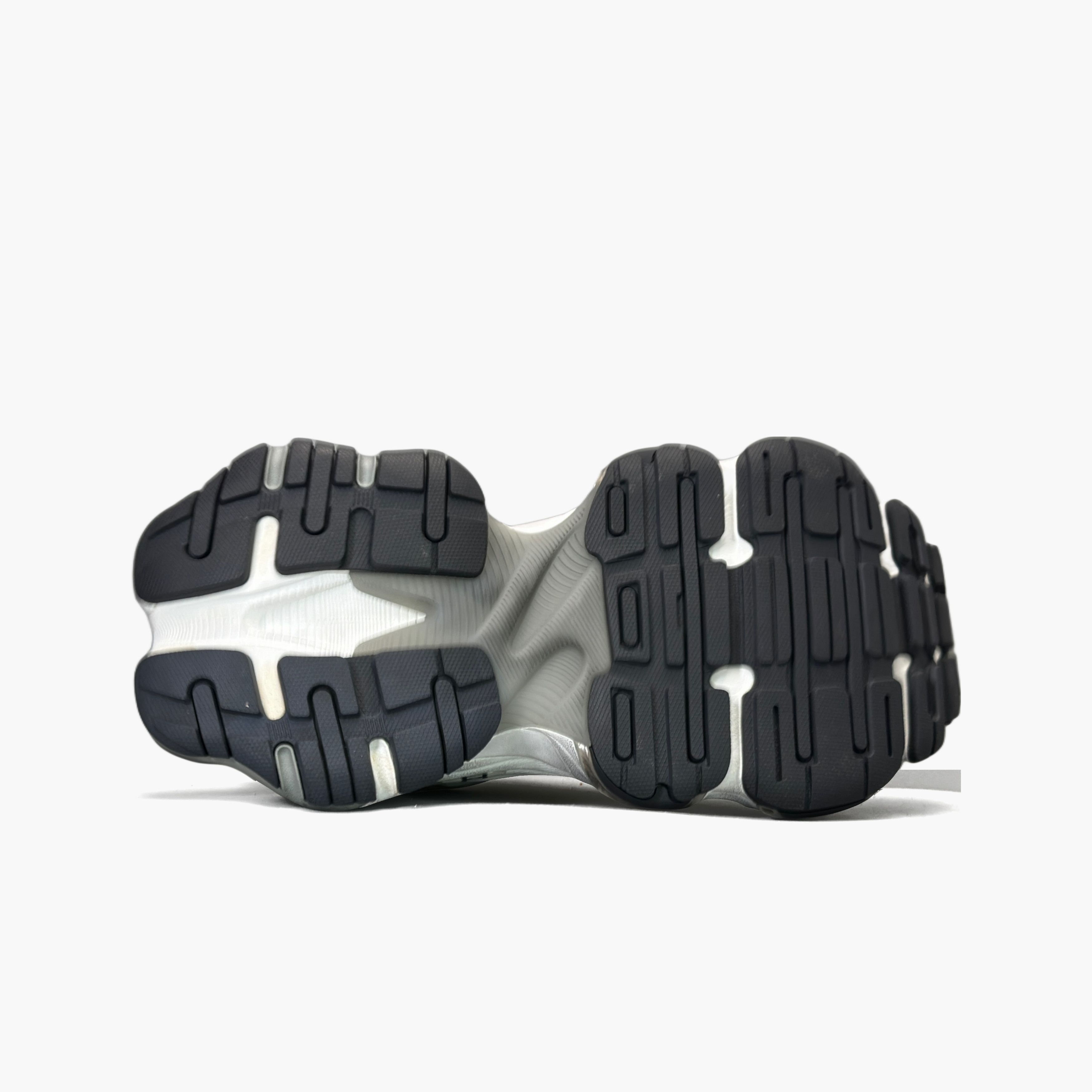 Balenciaga Balenciaga Cargo Low-Top Sneakers Size 10 Size US 10 / EU 43 - 7 Thumbnail