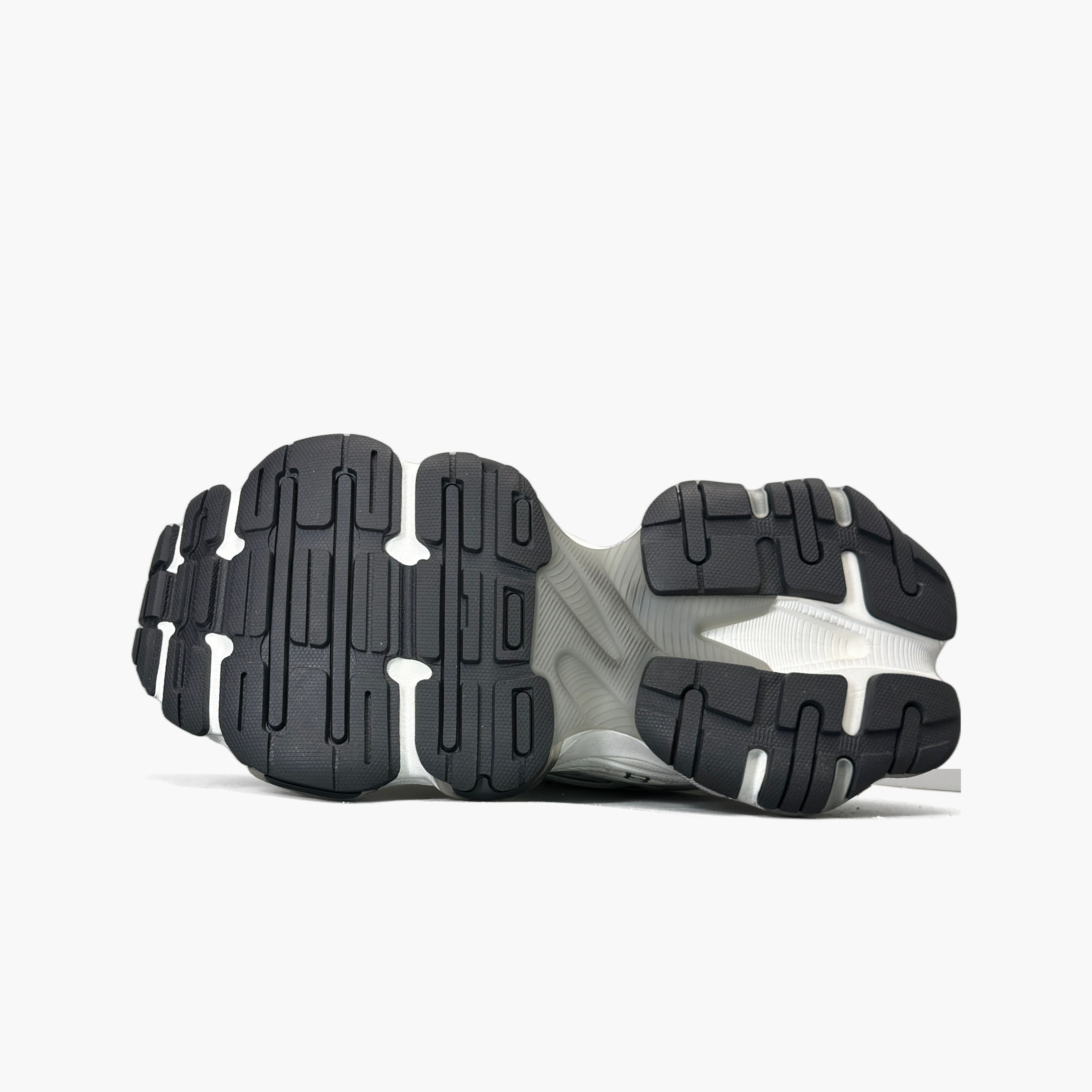 Balenciaga Balenciaga Cargo Low-Top Sneakers Size 10 Size US 10 / EU 43 - 8 Thumbnail