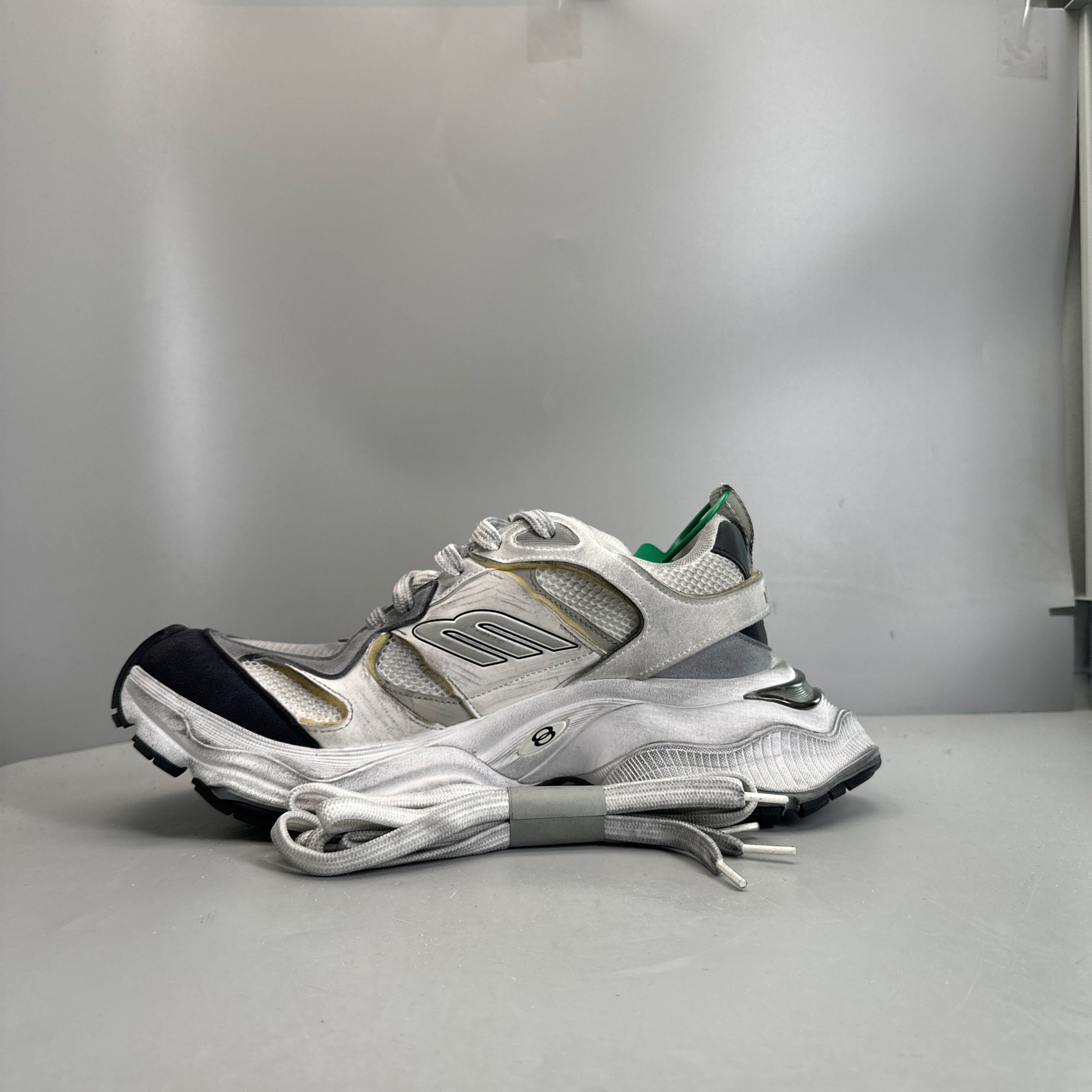 Balenciaga Balenciaga Cargo Low-Top Sneakers Size 10 Size US 10 / EU 43 - 10 Thumbnail