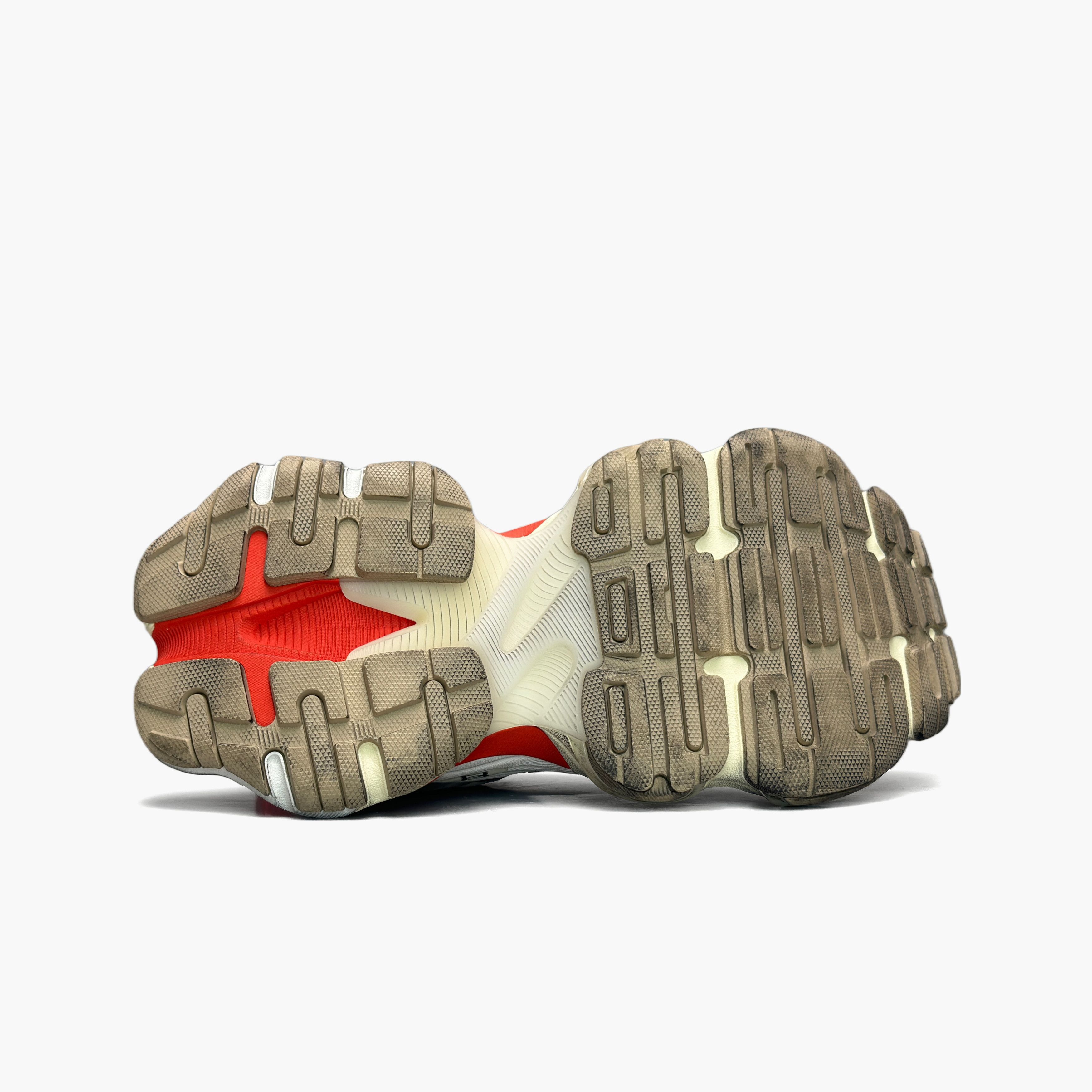 Balenciaga Balenciaga Cargo Sneakers Size 41 Size US 8 / EU 41 - 7 Thumbnail