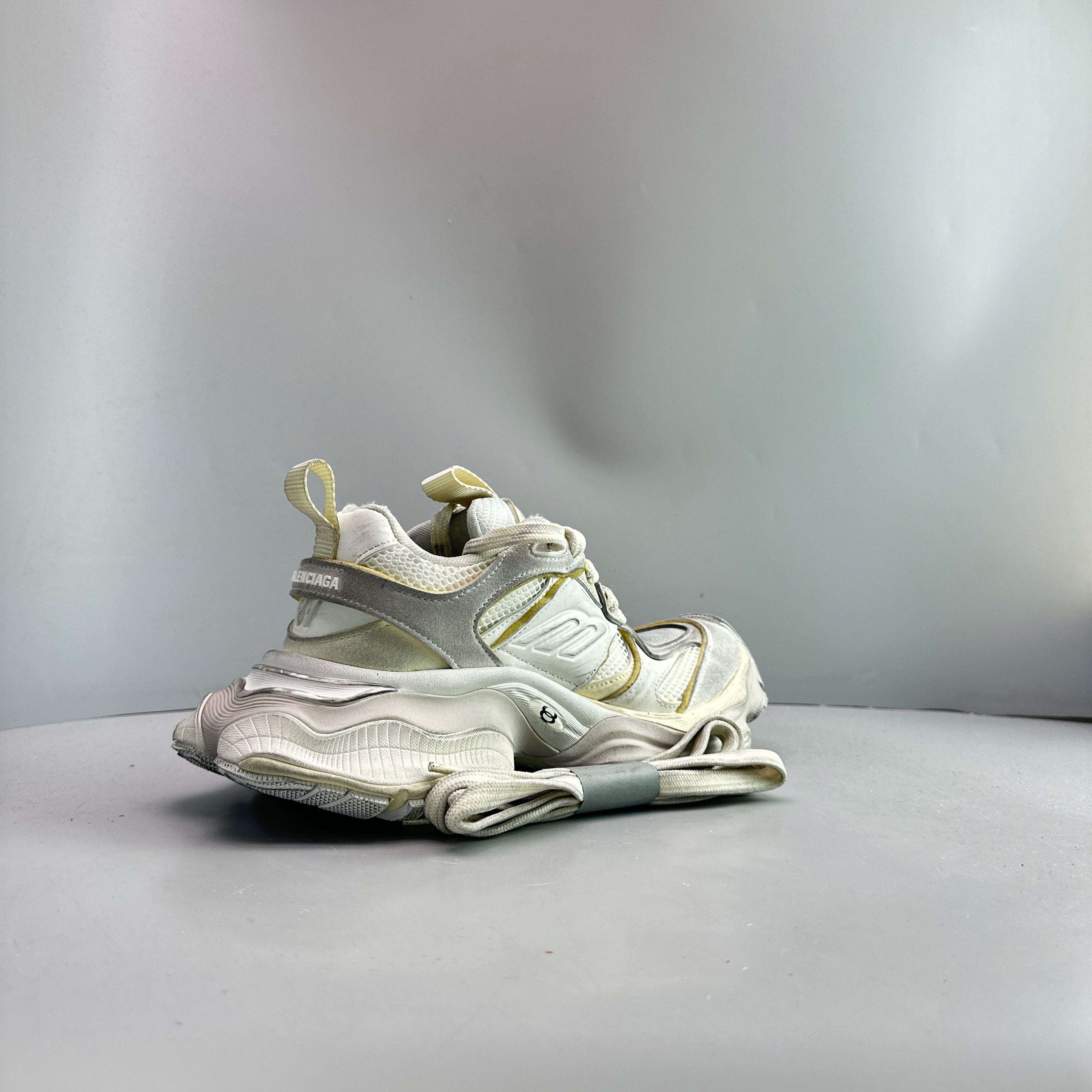 Balenciaga Balenciaga Cargo Sneakers White Size 37 Size US 7 / IT 37 - 10 Thumbnail