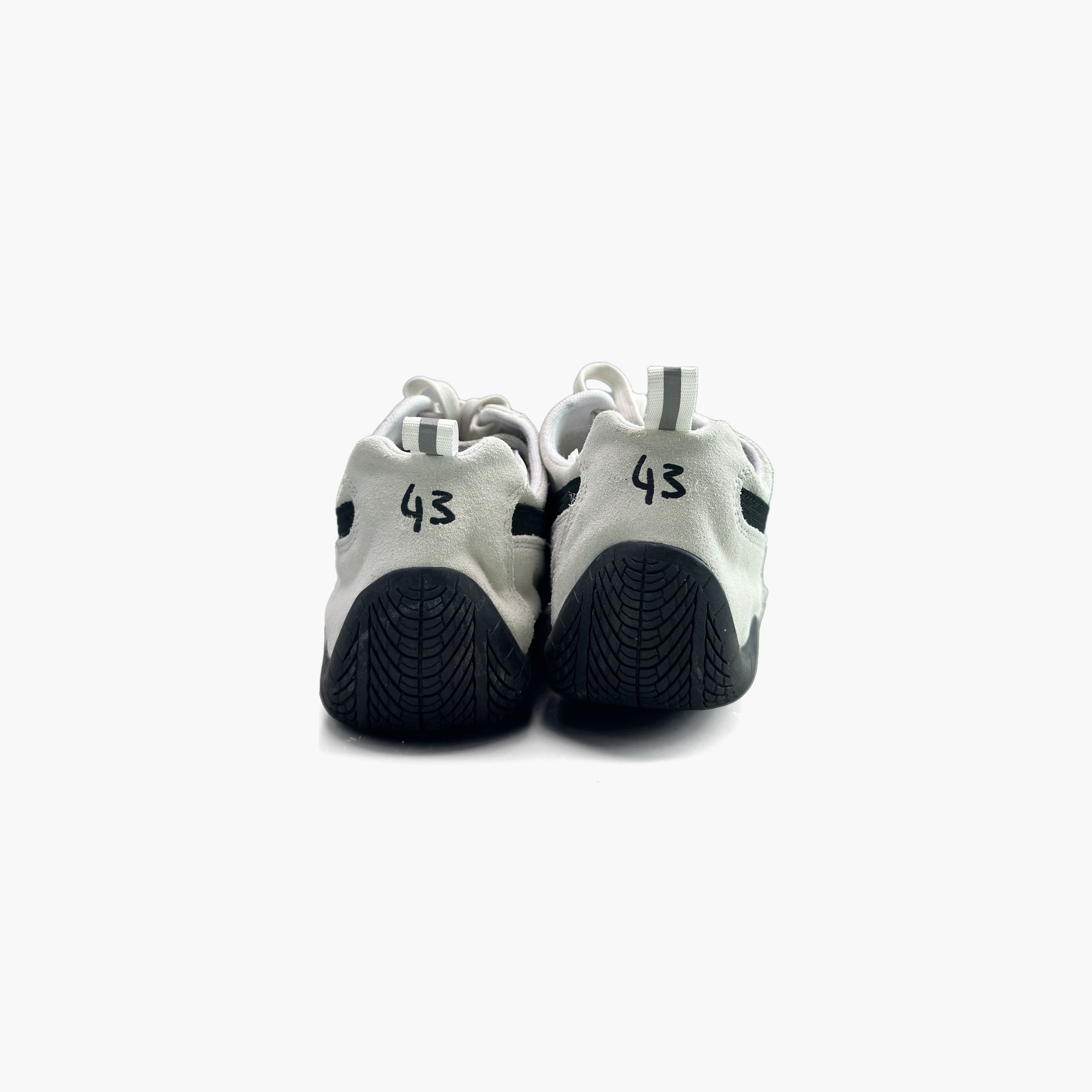 Balenciaga Balenciaga x PUMA Speedcat Low-Top Sneakers Size 10 Size US 10 / EU 43 - 6 Thumbnail