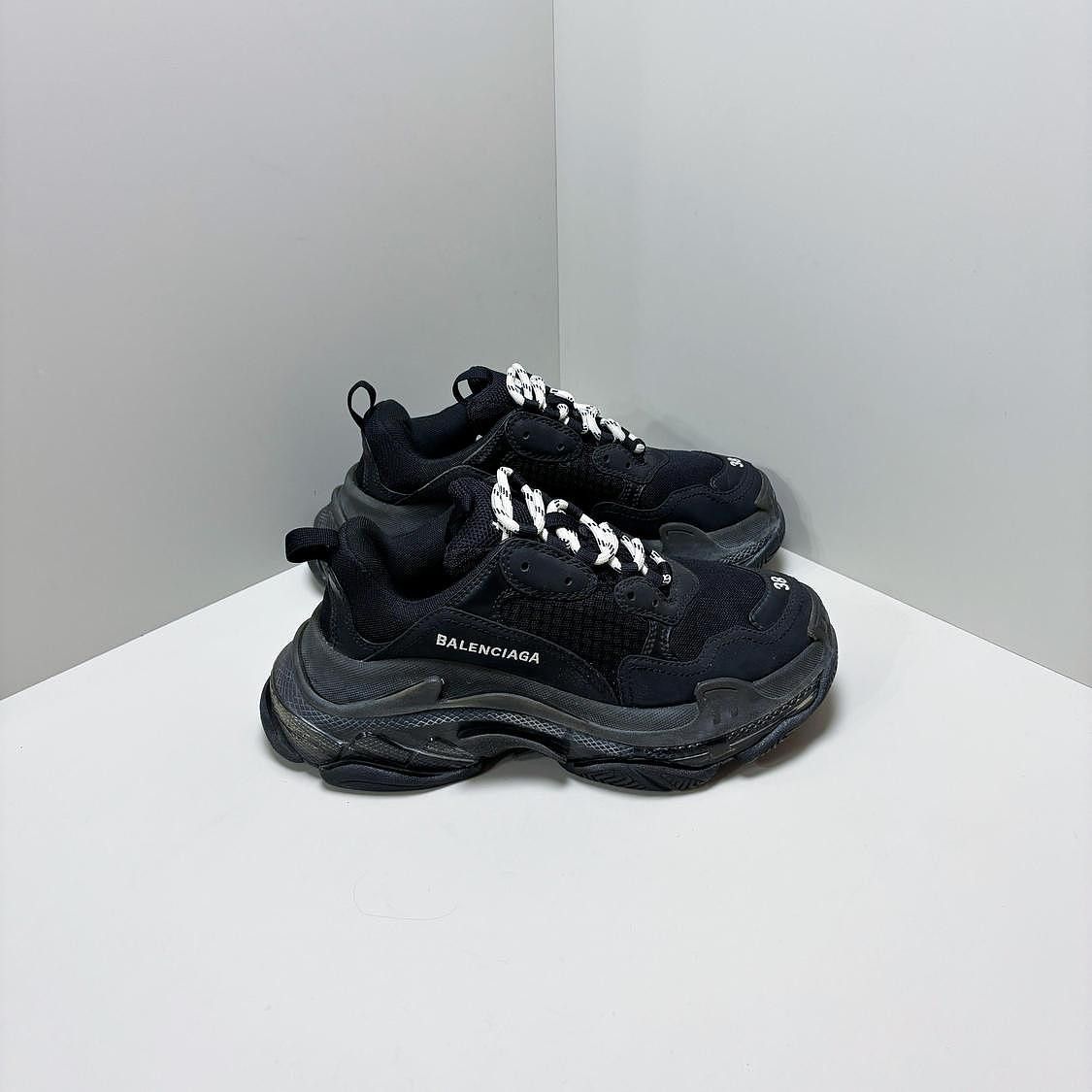 Balenciaga Balenciaga Triple S Low-Top Sneakers Size 38 Size US 7 / IT 37 - 6 Thumbnail