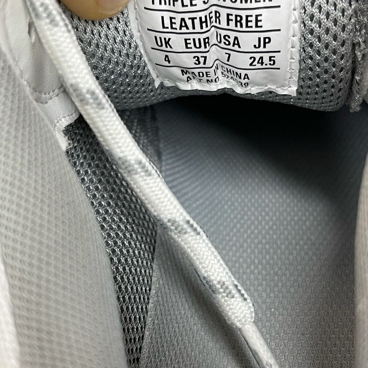 Balenciaga Balenciaga Triple S White Sneakers Size 37 Size US 7 / IT 37 - 5 Thumbnail
