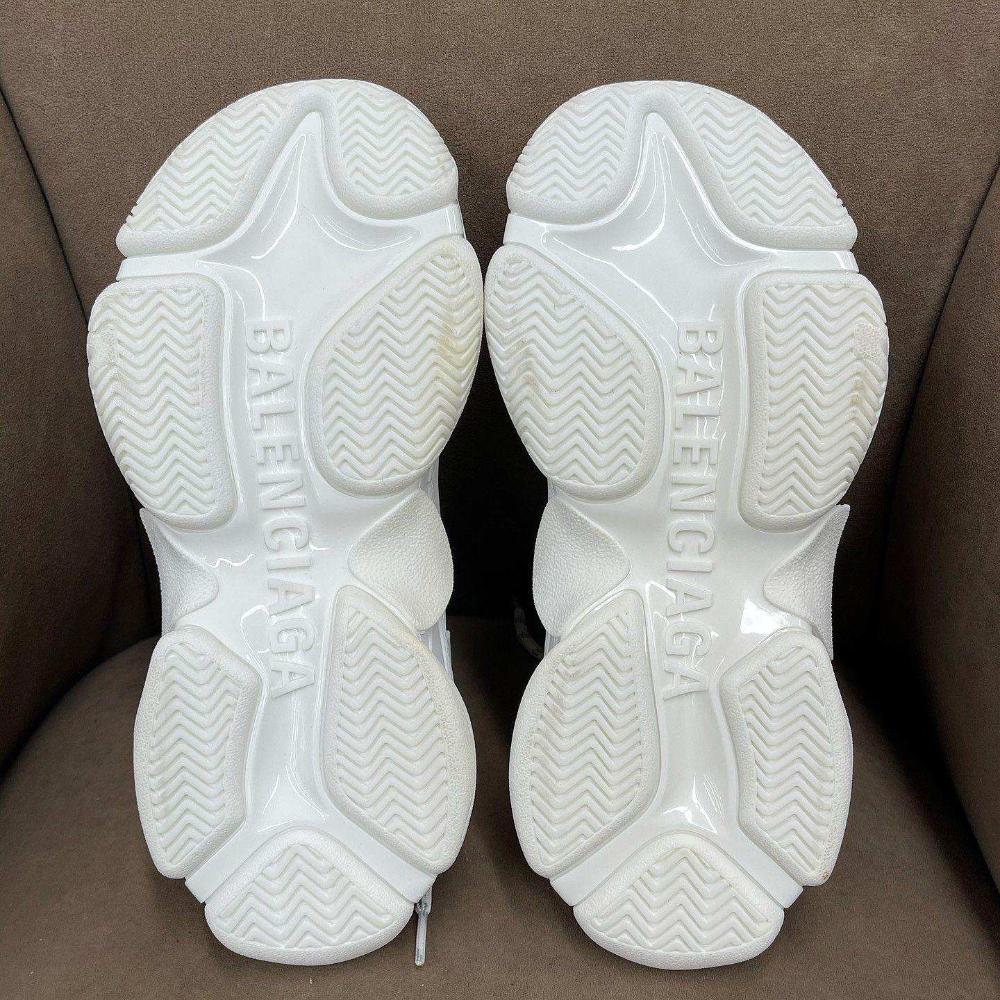 Balenciaga Balenciaga Triple S White Sneakers Size 37 Size US 7 / IT 37 - 4 Thumbnail