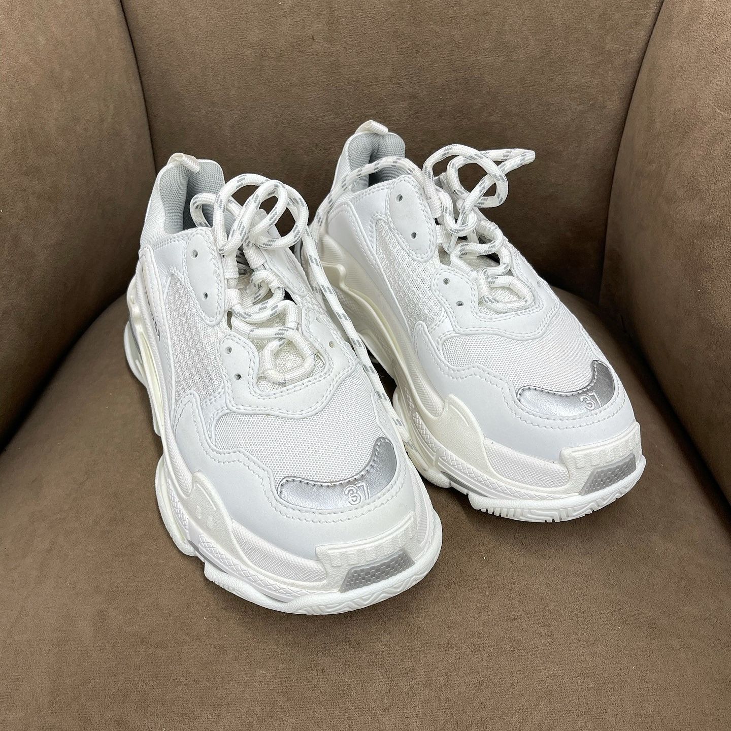 Balenciaga Balenciaga Triple S White Sneakers Size 37 Size US 7 / IT 37 - 6 Thumbnail