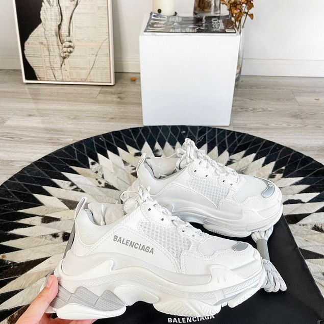 Balenciaga Balenciaga Triple S White Sneakers Size 37 Size US 7 / IT 37 - 8 Thumbnail