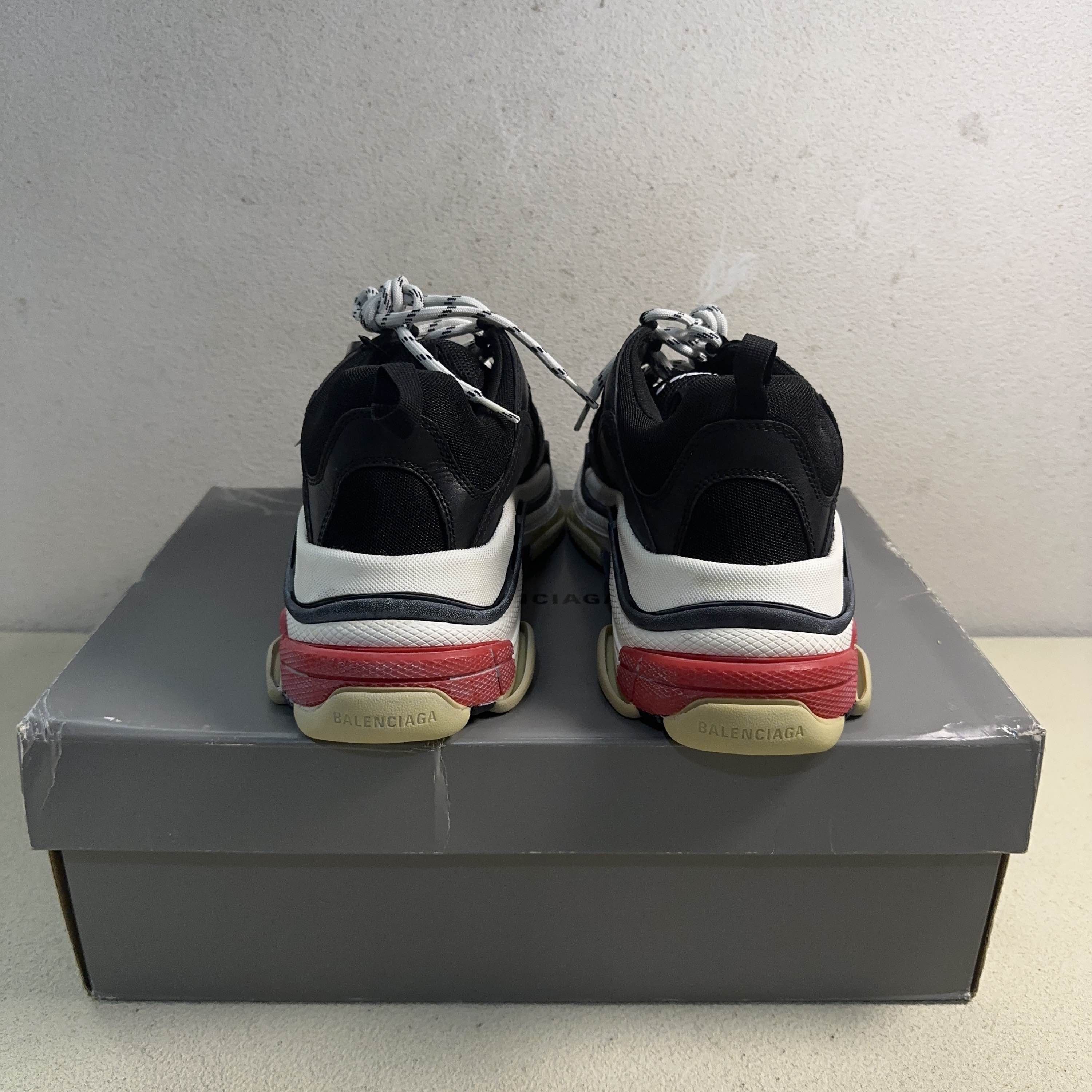Balenciaga Balenciaga Triple S Black Sneakers Size 11 Size US 11 / EU 44 - 3 Thumbnail