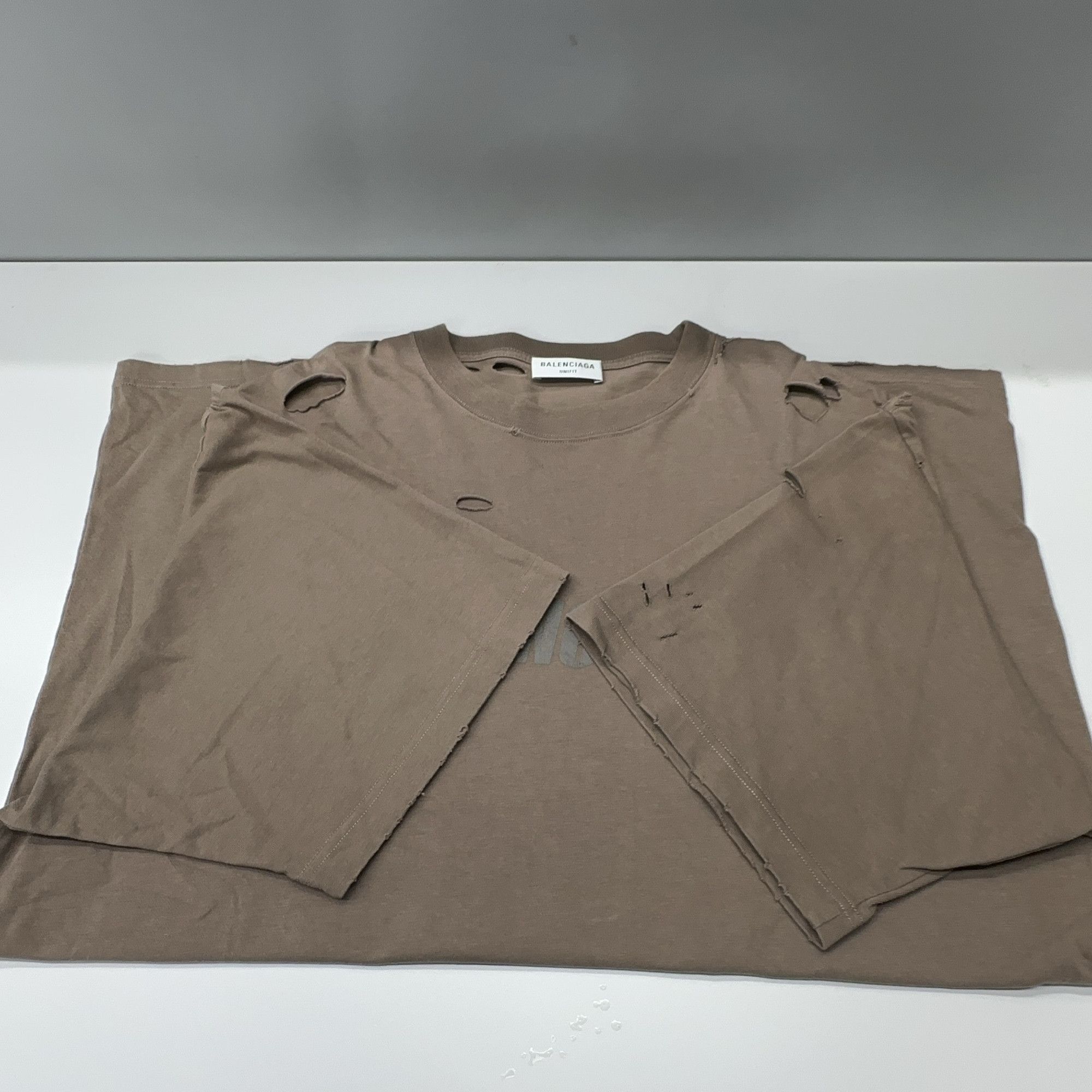 Balenciaga Balenciaga Distressed Logo Short Sleeve T-Shirt Size S Size US S / EU 44-46 / 1 - 7 Thumbnail