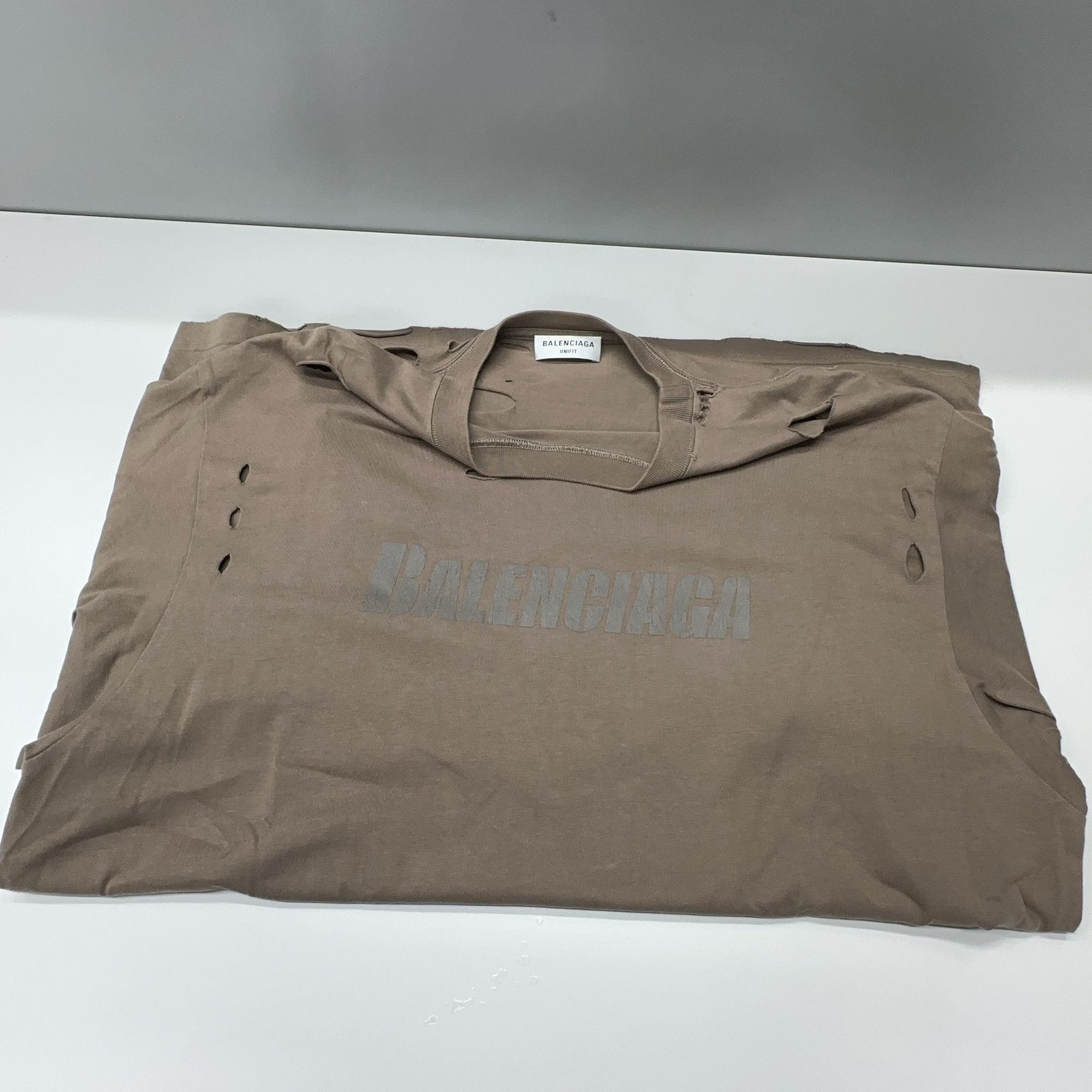 Balenciaga Balenciaga Distressed Logo Short Sleeve T-Shirt Size S Size US S / EU 44-46 / 1 - 6 Thumbnail