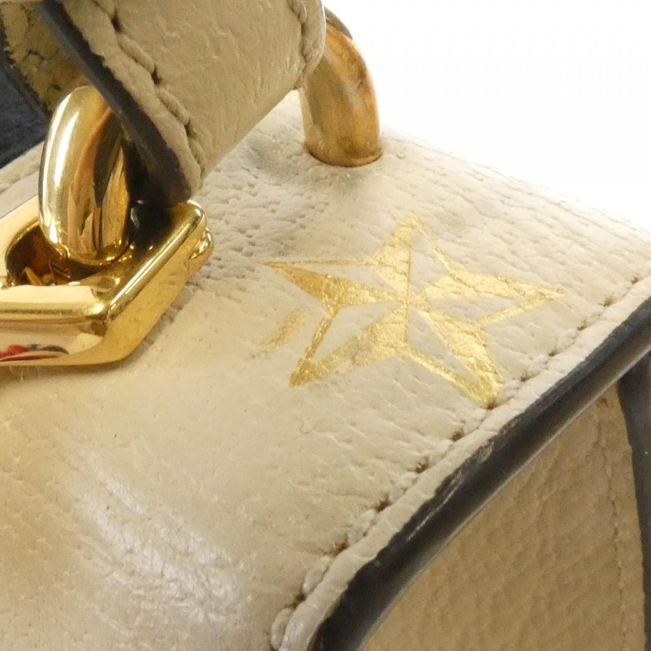 Gucci Gucci Gucci Sylvie Leather Shoulder Bag Leather Crossbody Bag 470270 DUTY FREE for USA Size ONE SIZE - 4 Thumbnail