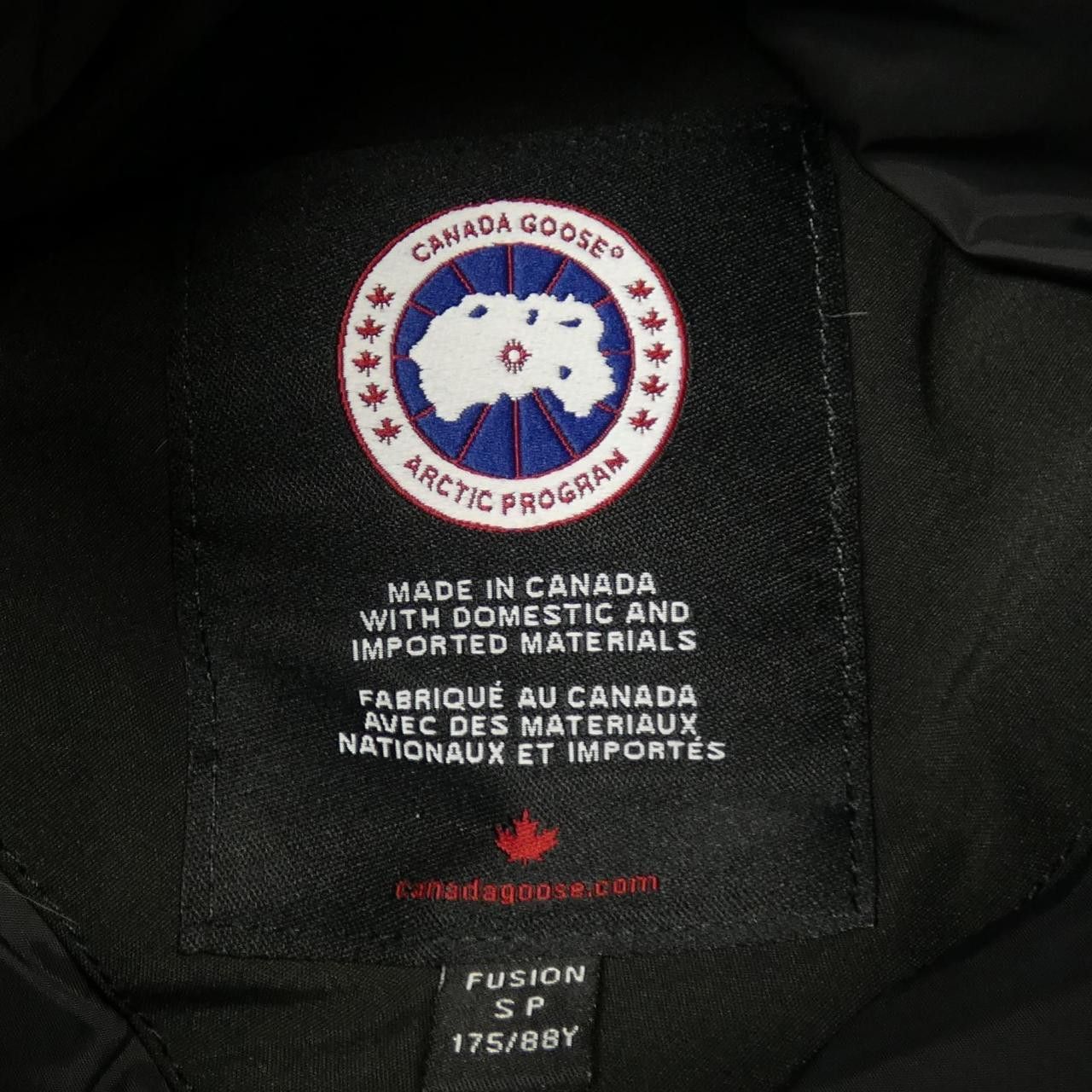 Canada Goose Canada Goose Canada Goose CHATEAU Down Jacket Textile Outerwear 3426MA DUTY FREE for USA Size ONE SIZE - 4 Thumbnail