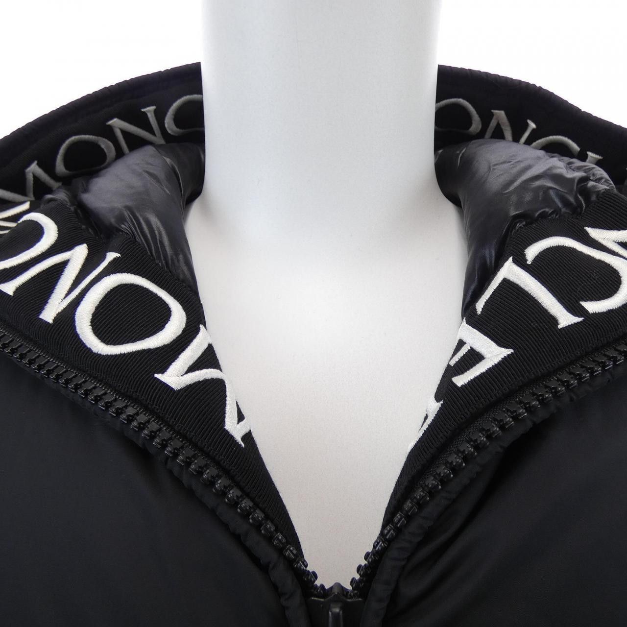Moncler Moncler Moncler MONTCLA Down Jacket Textile Outerwear MONTCLA DUTY FREE for USA Size ONE SIZE - 6 Thumbnail