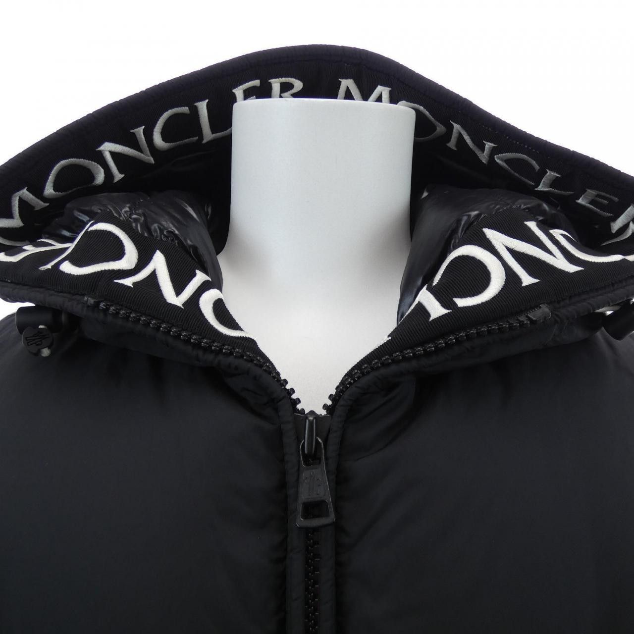 Moncler Moncler Moncler MONTCLA Down Jacket Others Outerwear MONTCLA DUTY FREE for USA Size ONE SIZE - 6 Thumbnail