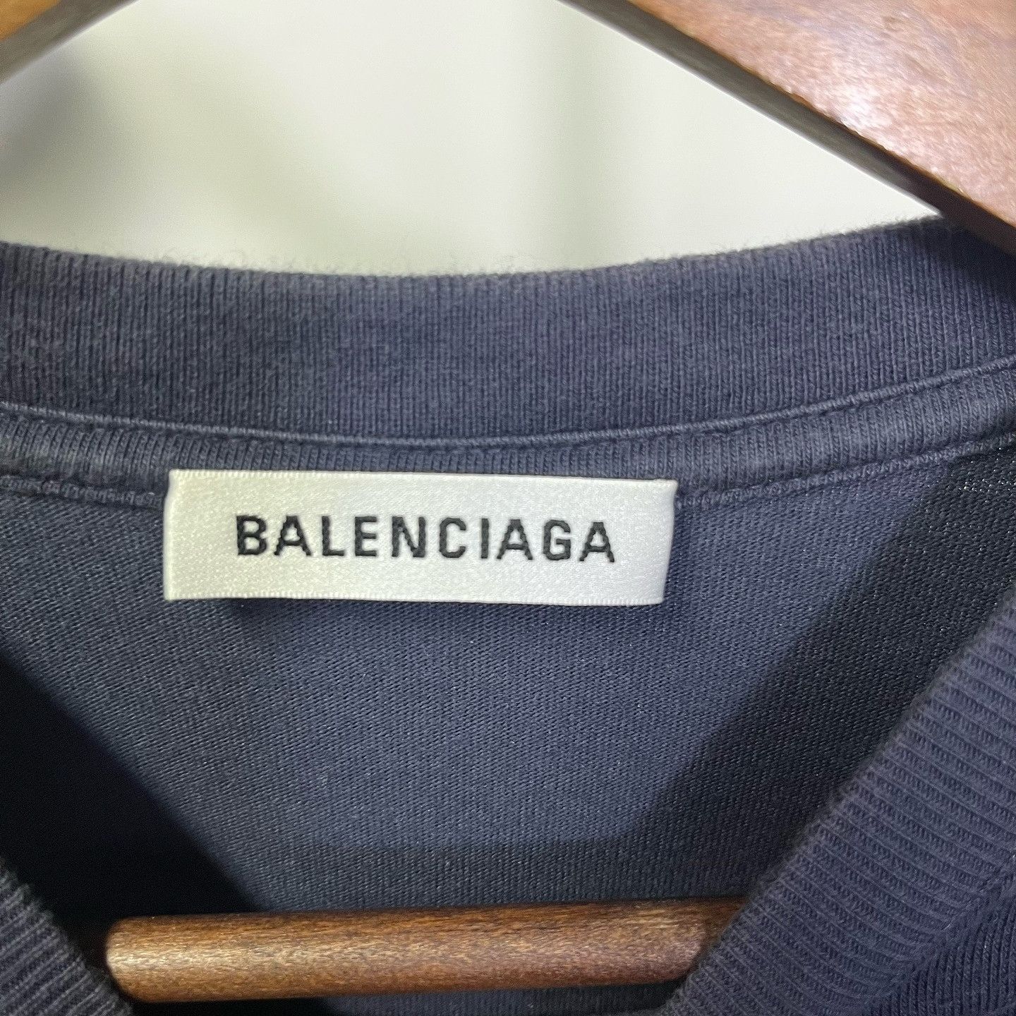 Balenciaga Balenciaga Wreath Logo T-Shirt Size S Size US S / EU 44-46 / 1 - 3 Thumbnail