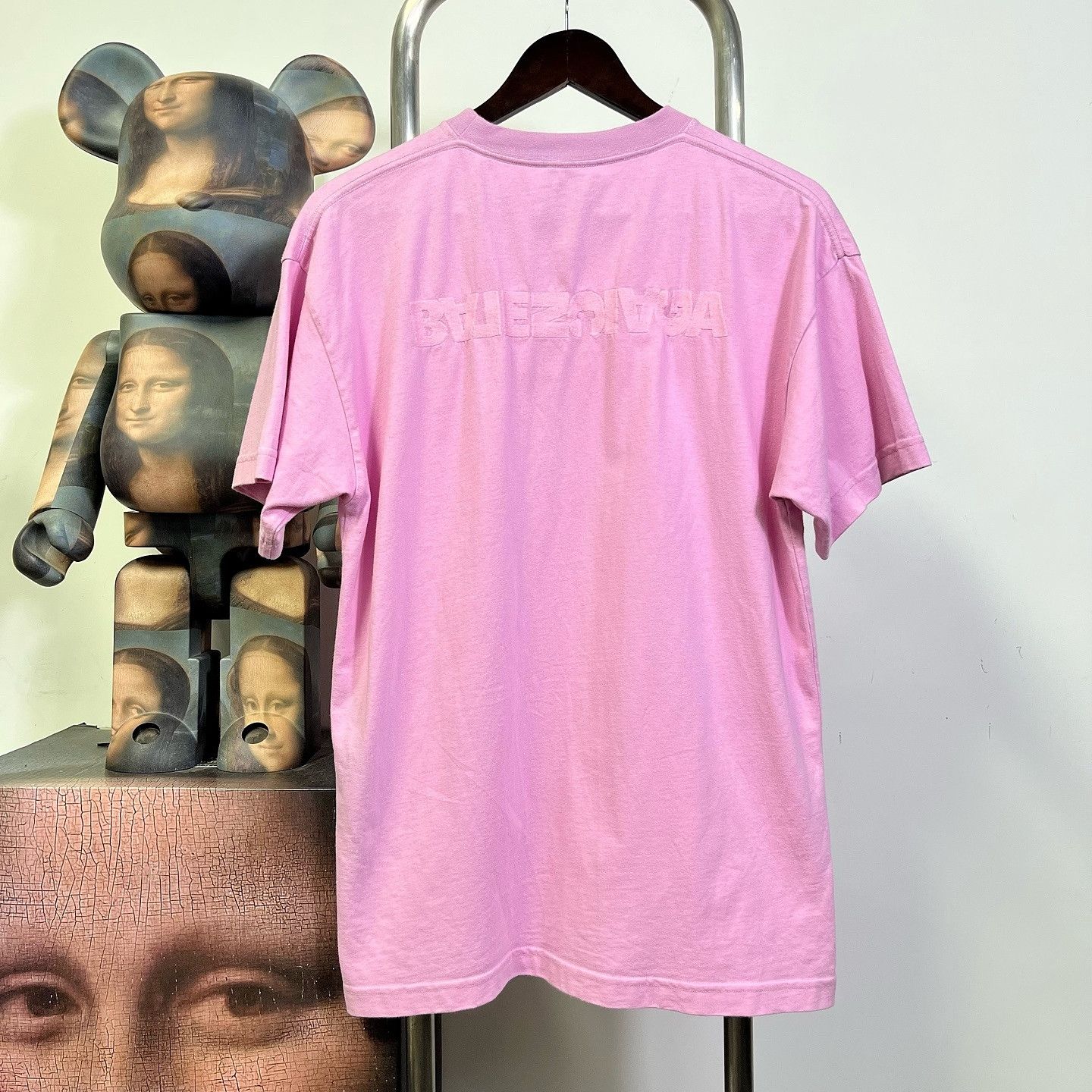 Balenciaga Balenciaga Embossed Logo T-Shirt Pink Size S Size US S / EU 44-46 / 1 - 2 Thumbnail