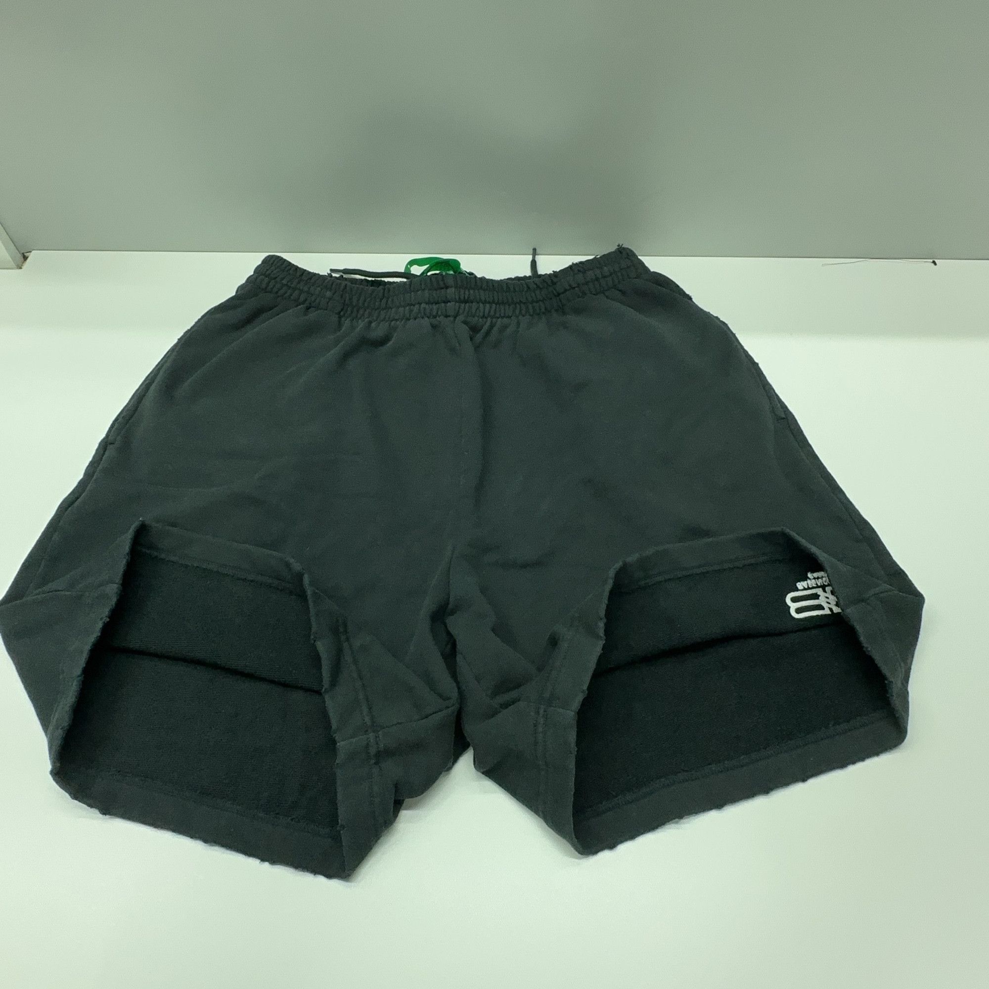 Balenciaga Balenciaga BB Logo Cotton Shorts Size S Size US 30 / EU 46 - 9 Thumbnail