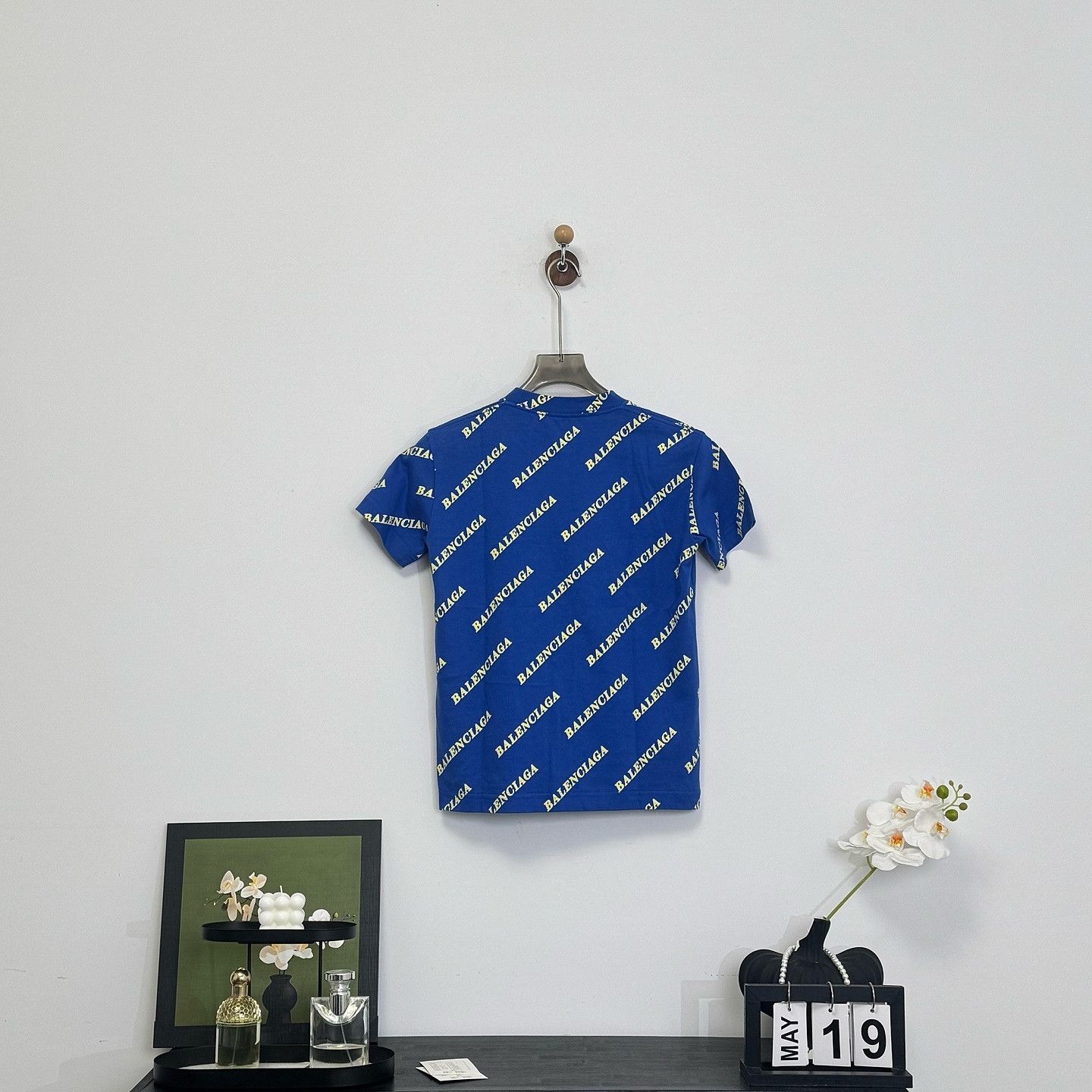 Balenciaga Balenciaga All Over Logo T-Shirt Size S Size US S / EU 44-46 / 1 - 2 Thumbnail
