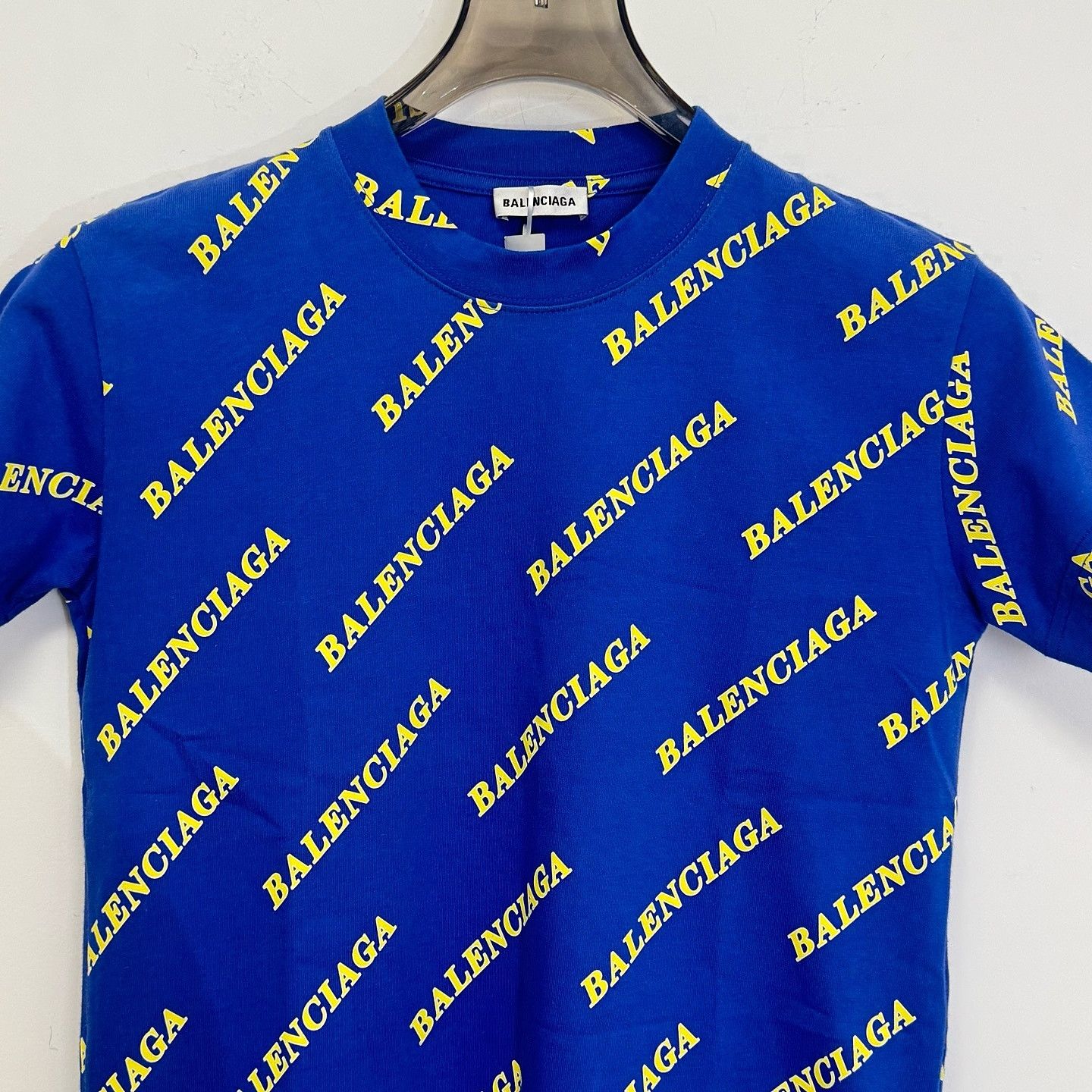 Balenciaga Balenciaga All Over Logo T-Shirt Size S Size US S / EU 44-46 / 1 - 5 Thumbnail