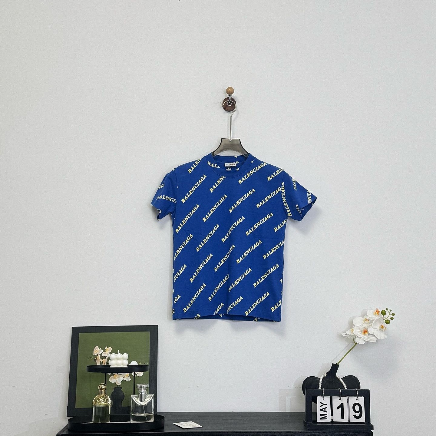 Balenciaga Balenciaga All Over Logo T-Shirt Size S Size US S / EU 44-46 / 1 - 6 Thumbnail