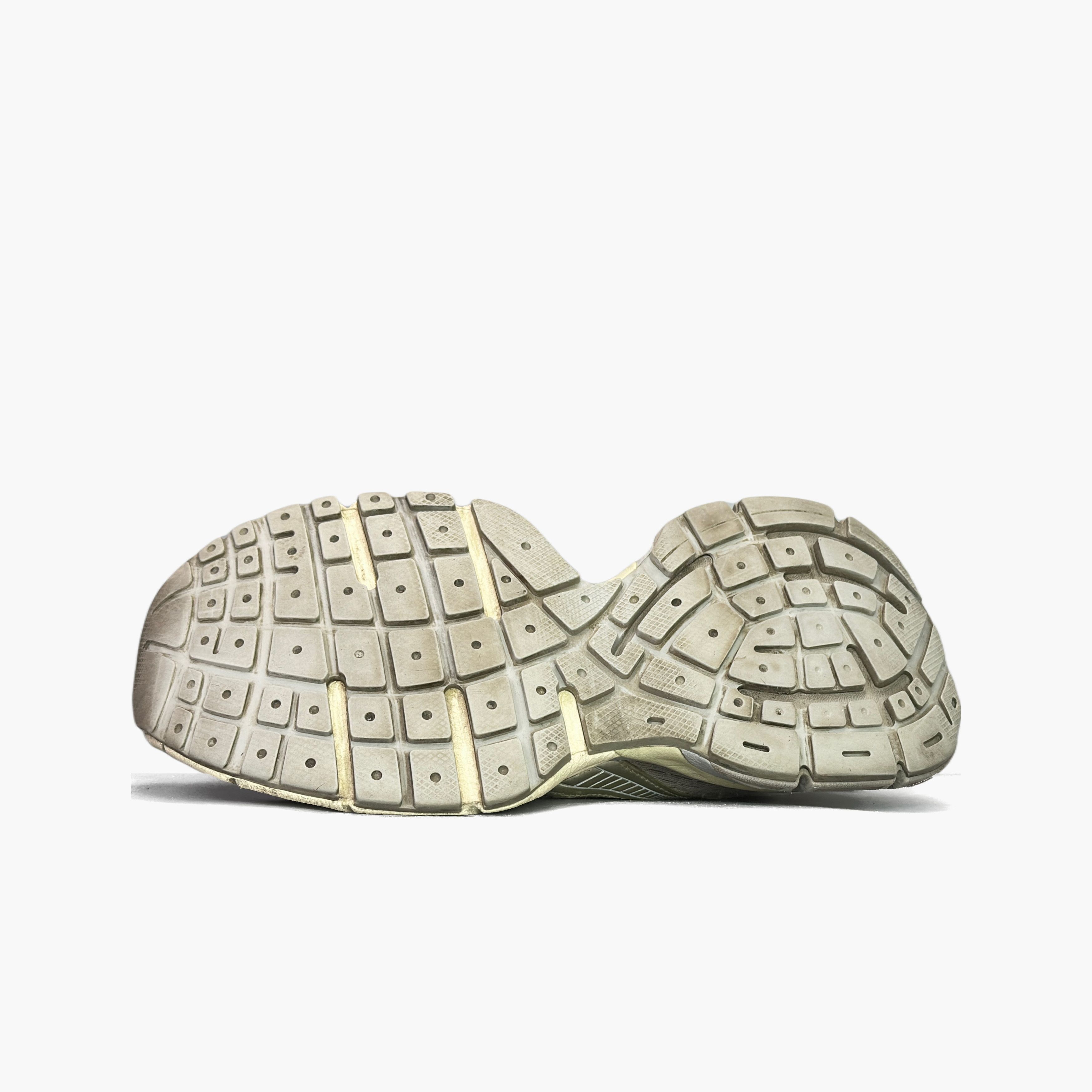 Balenciaga Balenciaga 3XL Sneakers Size 41 Size US 8 / EU 41 - 8 Thumbnail