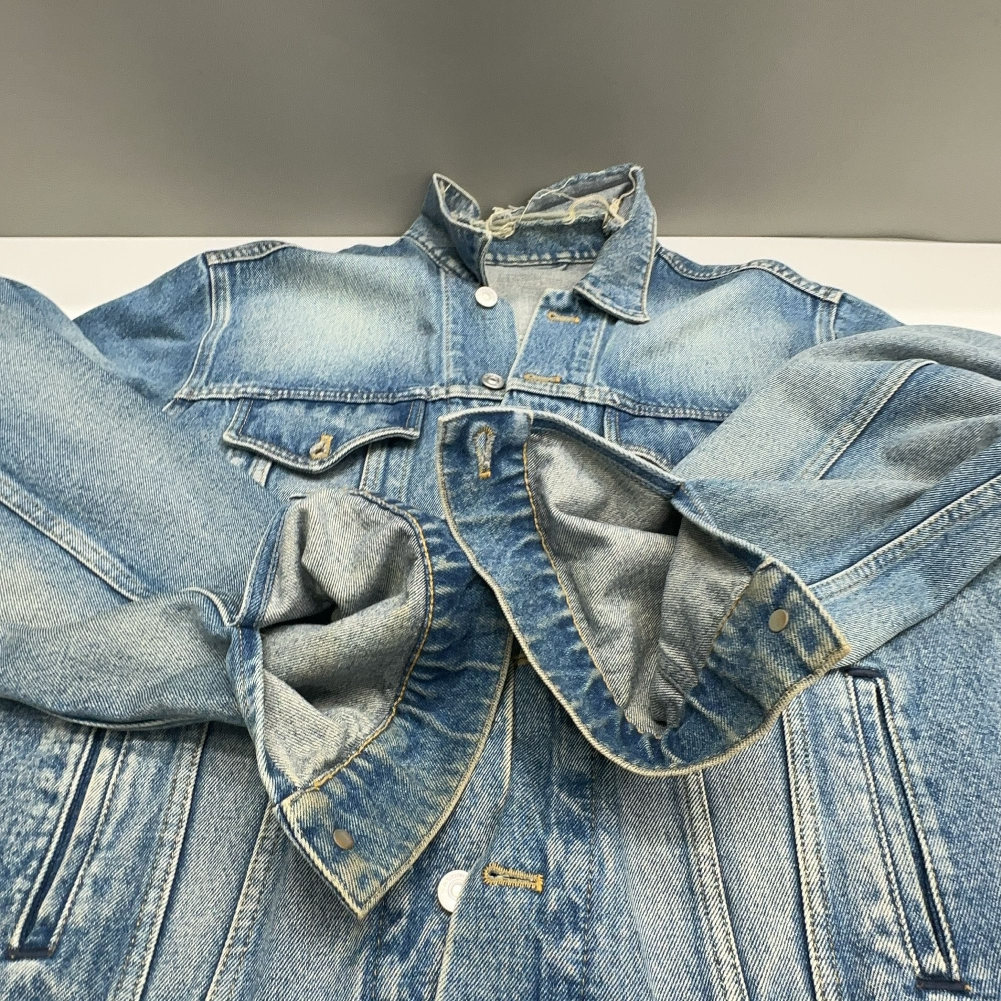 Balenciaga Balenciaga Logo Denim Jacket Size 52 Size US L / EU 52-54 / 3 - 12 Thumbnail