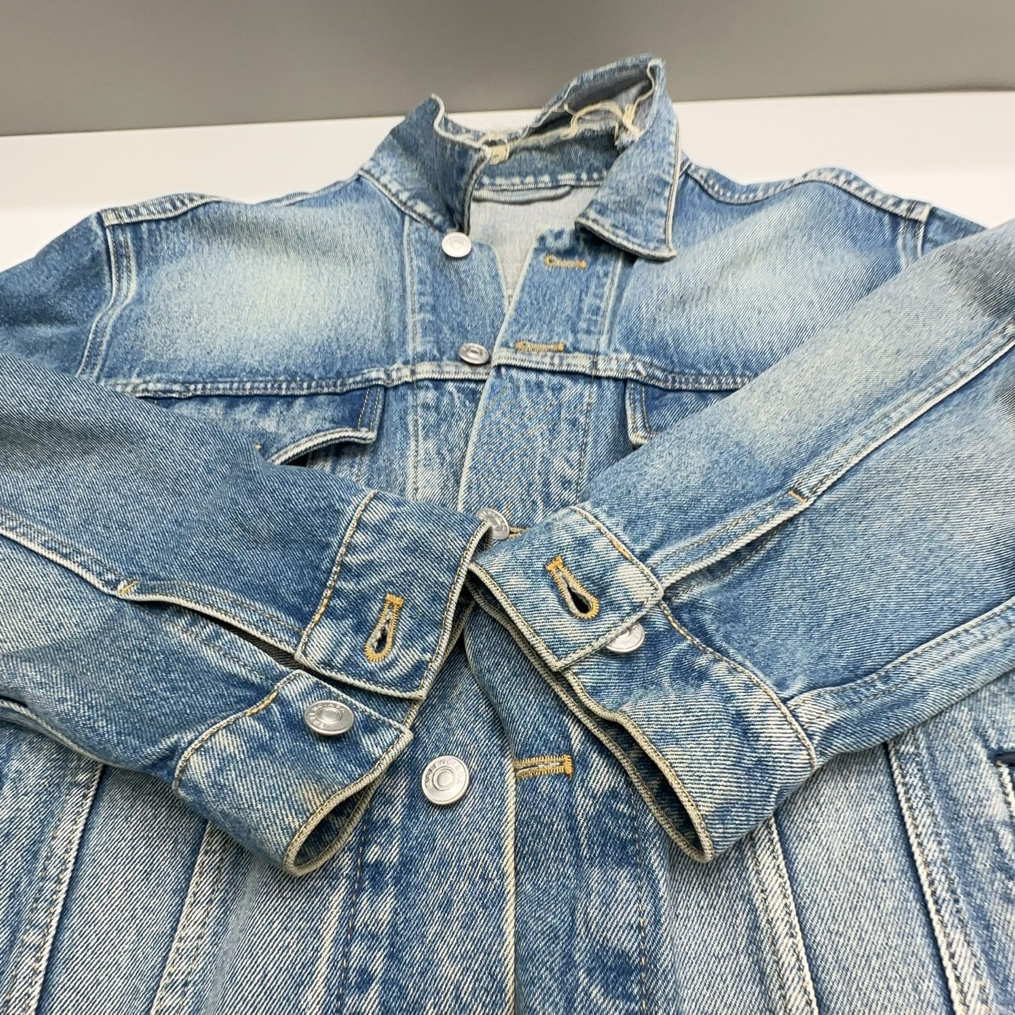 Balenciaga Balenciaga Logo Denim Jacket Size 52 Size US L / EU 52-54 / 3 - 11 Thumbnail