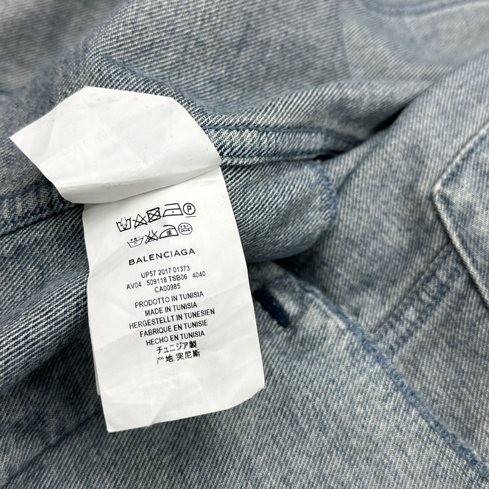 Balenciaga Balenciaga Logo Denim Jacket Size 52 Size US L / EU 52-54 / 3 - 5 Thumbnail