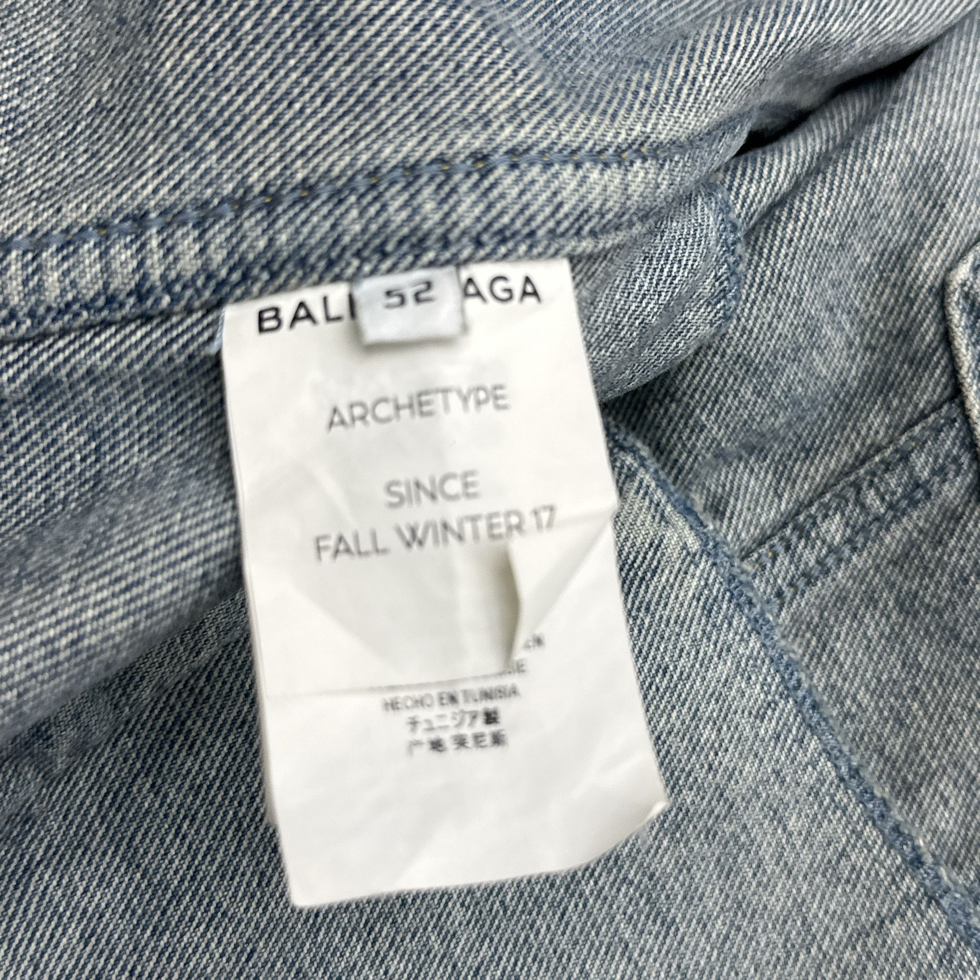 Balenciaga Balenciaga Logo Denim Jacket Size 52 Size US L / EU 52-54 / 3 - 4 Thumbnail