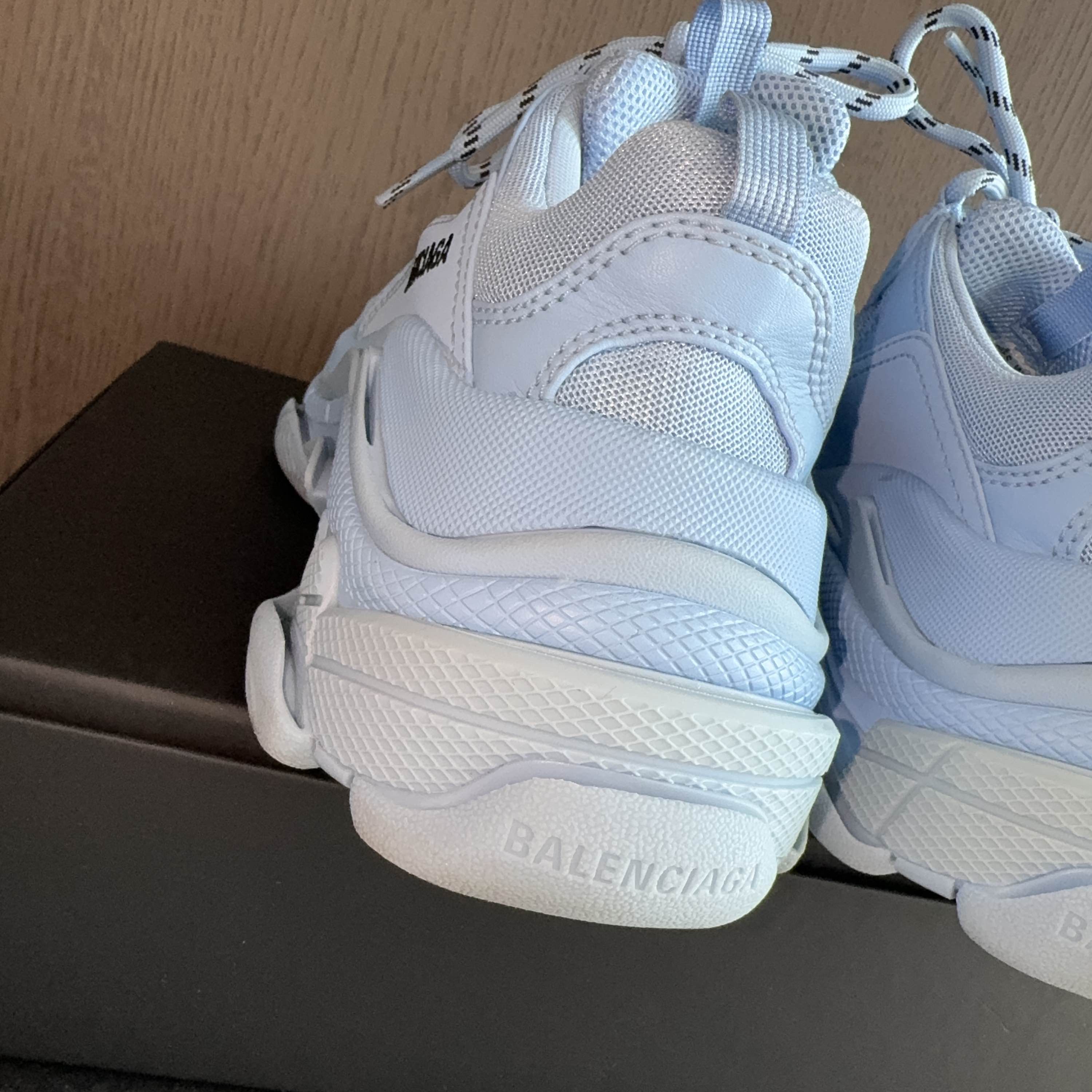 Balenciaga Balenciaga Triple S Sneakers Size 38 Size US 8 / IT 38 - 13 Thumbnail