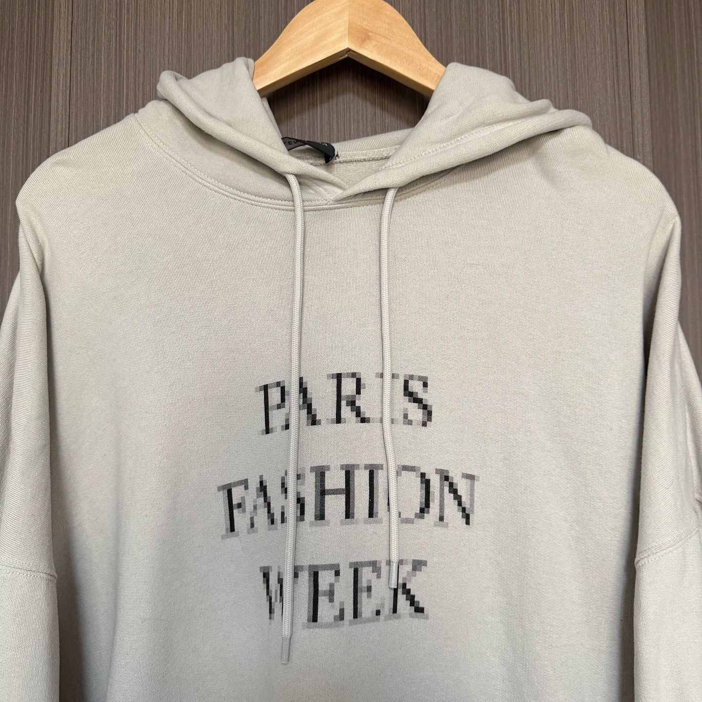 Balenciaga Balenciaga Paris Fashion Week Hoodie Size S Size US S / EU 44-46 / 1 - 5 Thumbnail