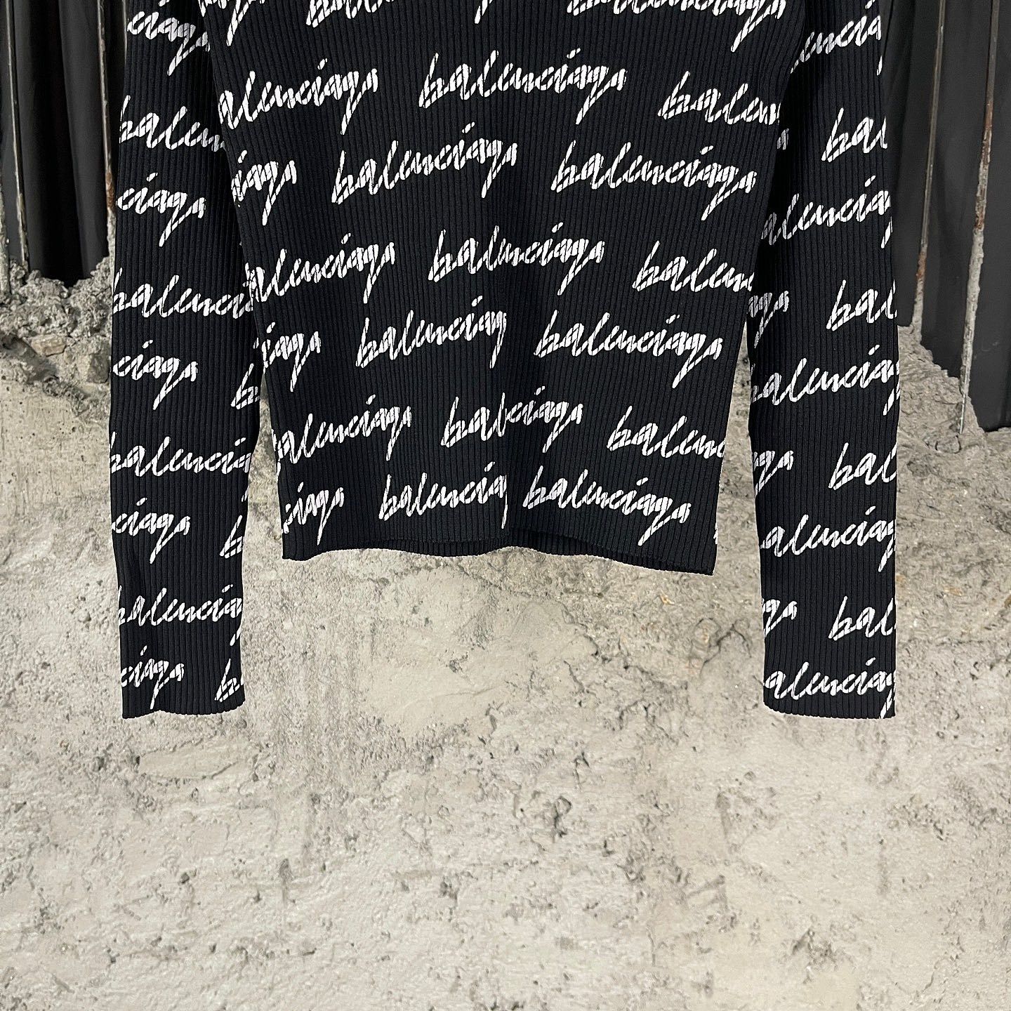 Balenciaga Balenciaga Script Logo Knit Sweater Size S Size S / US 4 / IT 40 - 6 Thumbnail