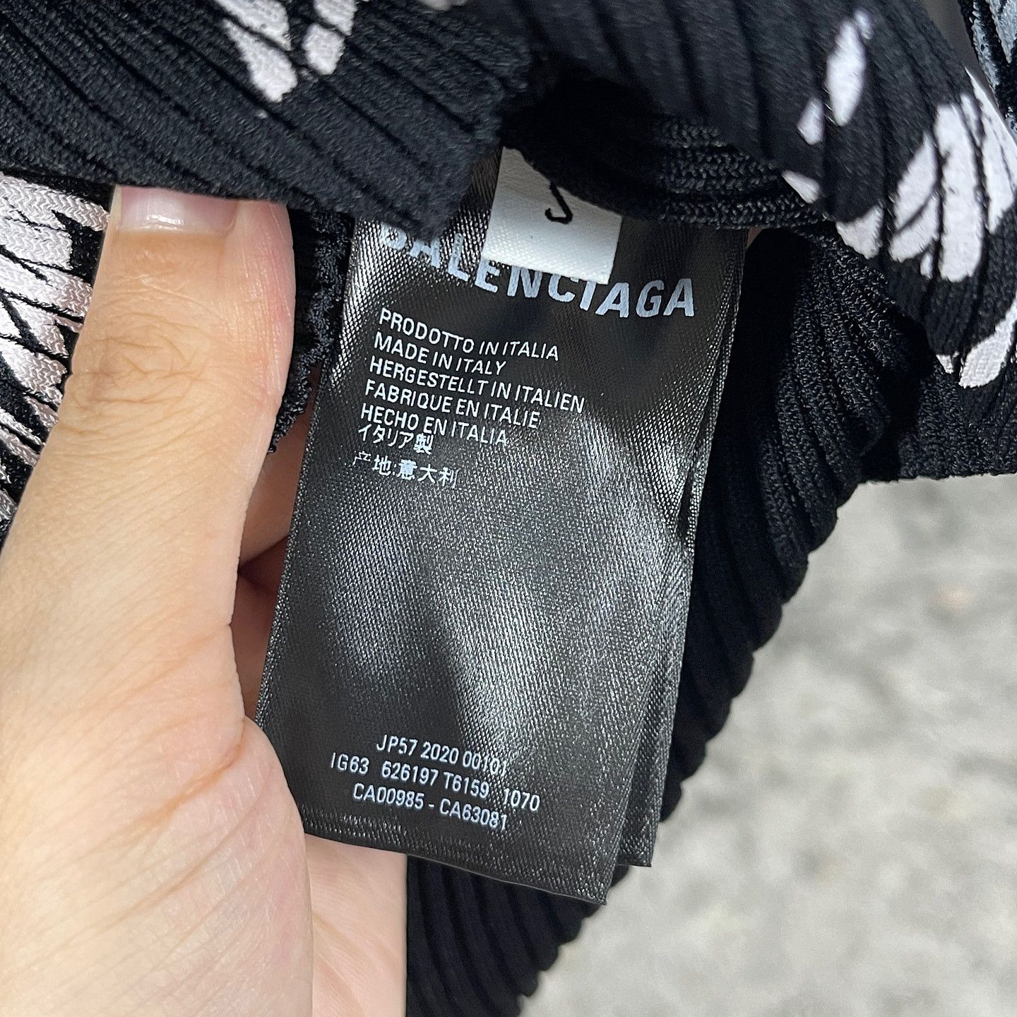 Balenciaga Balenciaga Script Logo Knit Sweater Size S Size S / US 4 / IT 40 - 4 Thumbnail