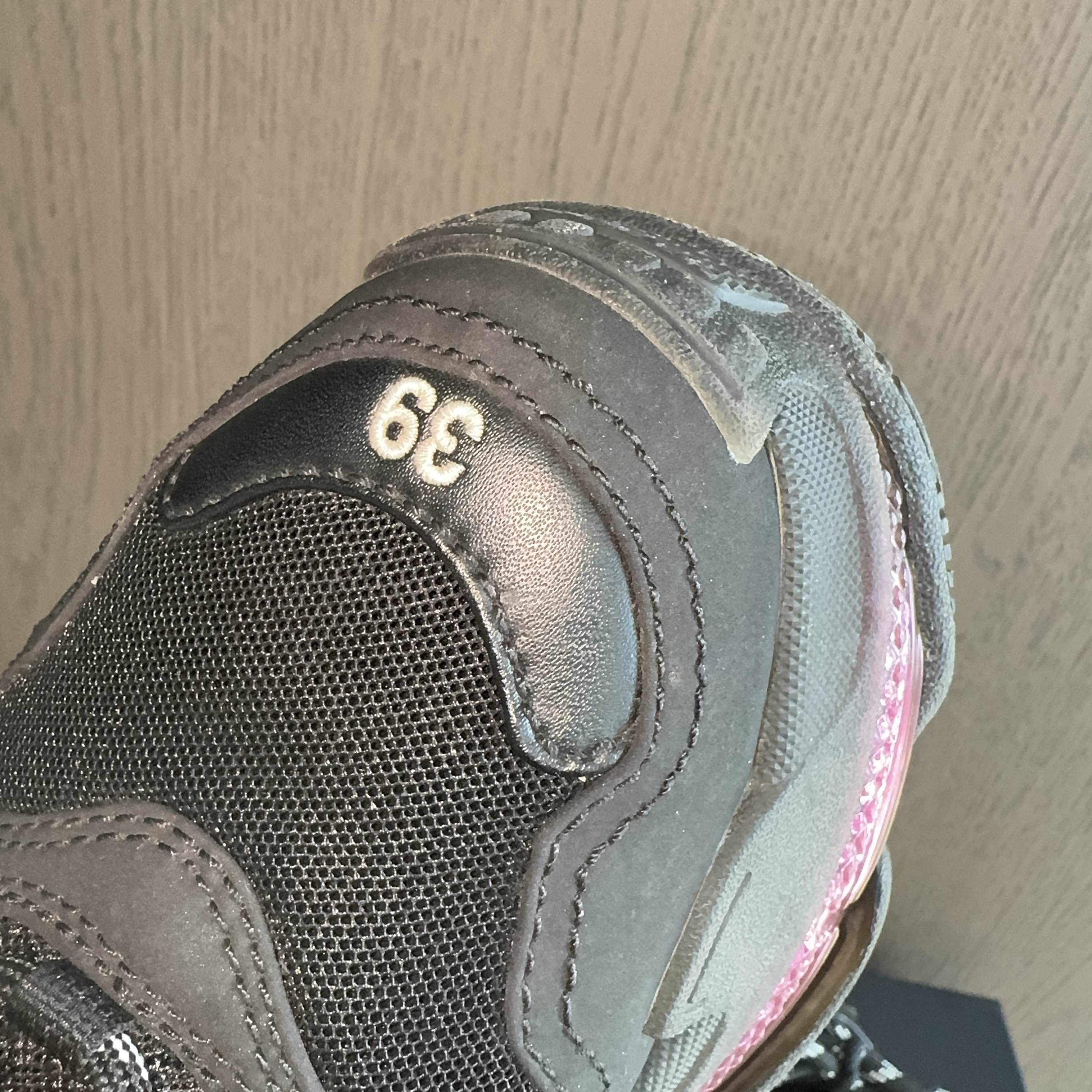 Balenciaga Balenciaga Triple S Clear Sole Sneakers Size 39 Size US 9 / IT 39 - 12 Thumbnail