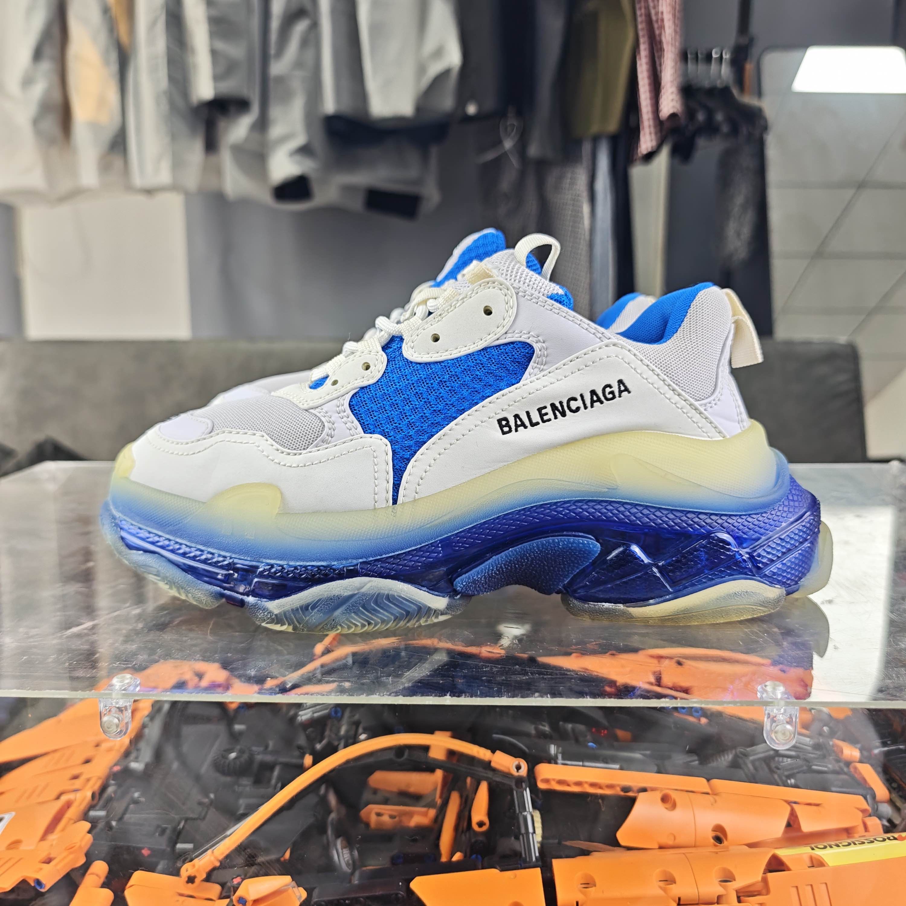 Balenciaga Balenciaga Triple S White Blue Sneakers Size 6 Size US 6 / EU 39 - 6 Thumbnail