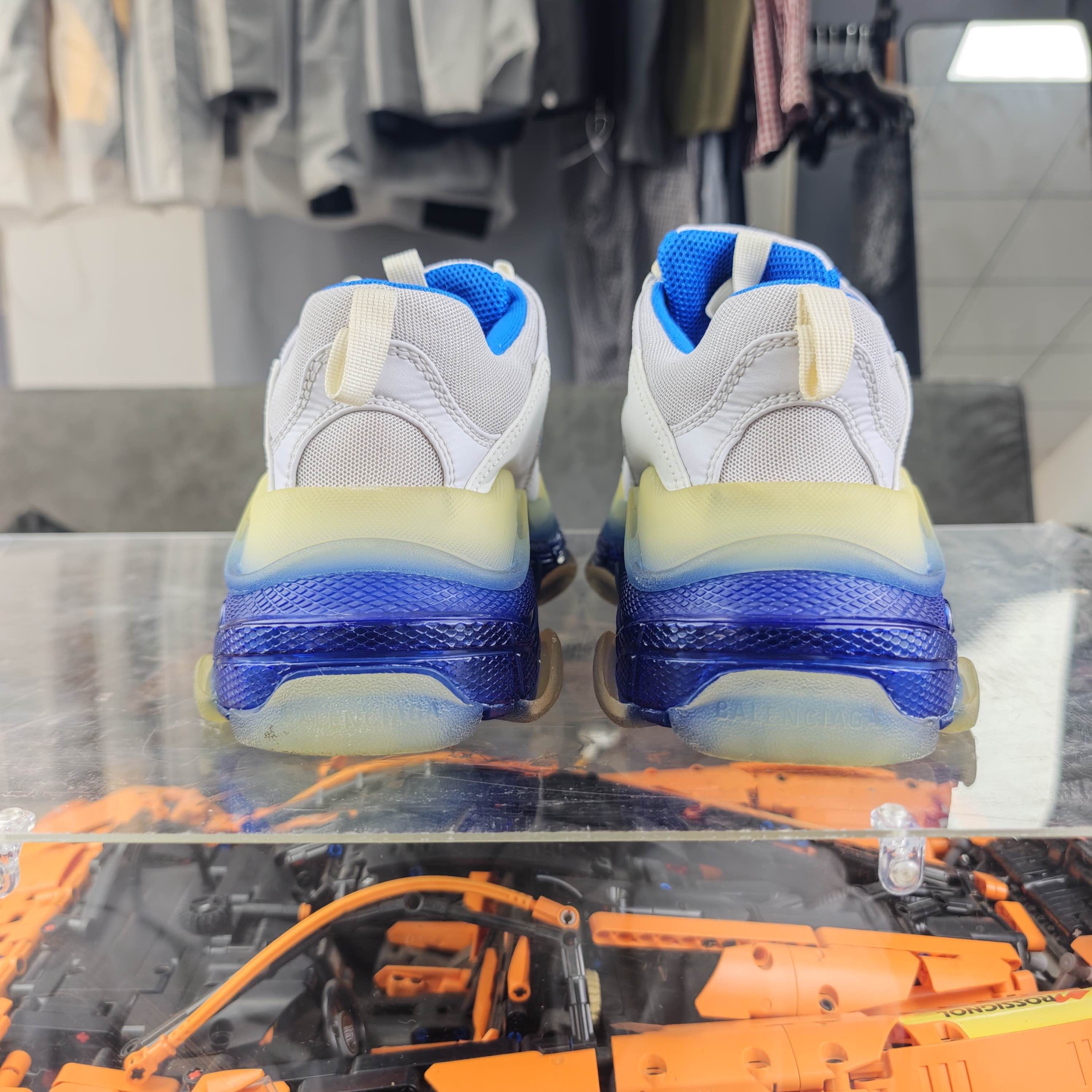 Balenciaga Balenciaga Triple S White Blue Sneakers Size 6 Size US 6 / EU 39 - 3 Thumbnail