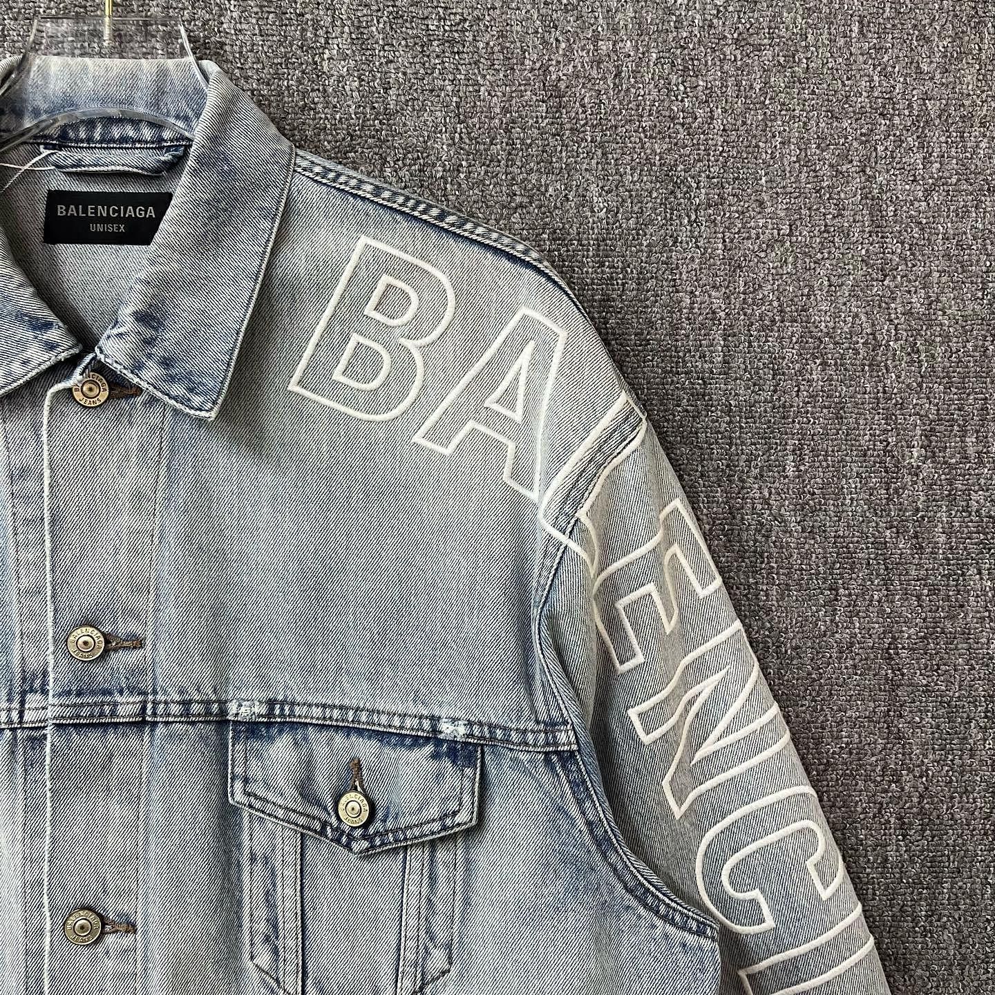 Balenciaga Balenciaga Logo Denim Jacket Size S Size US S / EU 44-46 / 1 - 3 Thumbnail