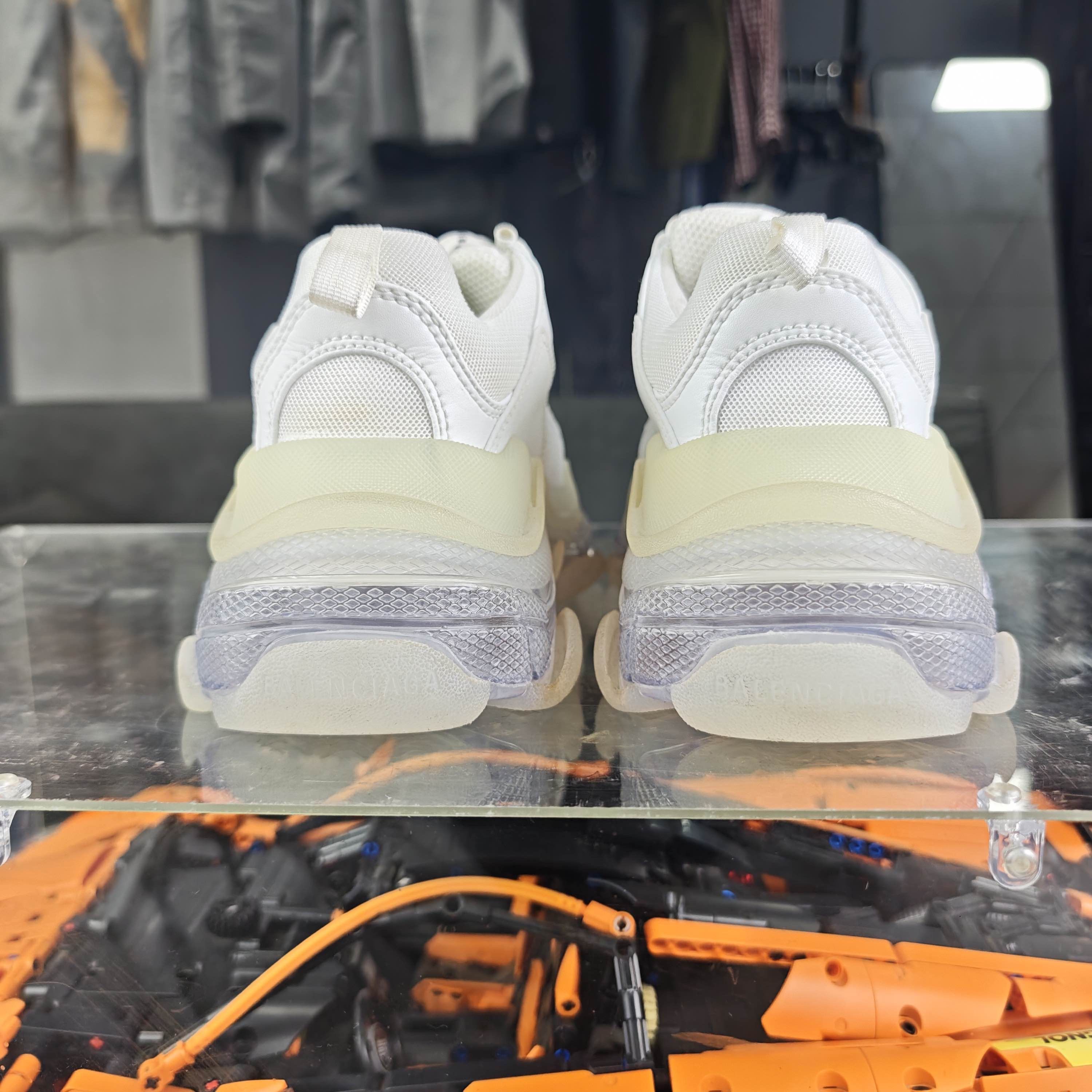 Balenciaga Balenciaga White Triple S Clear Sole Sneakers Size 37 Size US 7 / IT 37 - 3 Thumbnail
