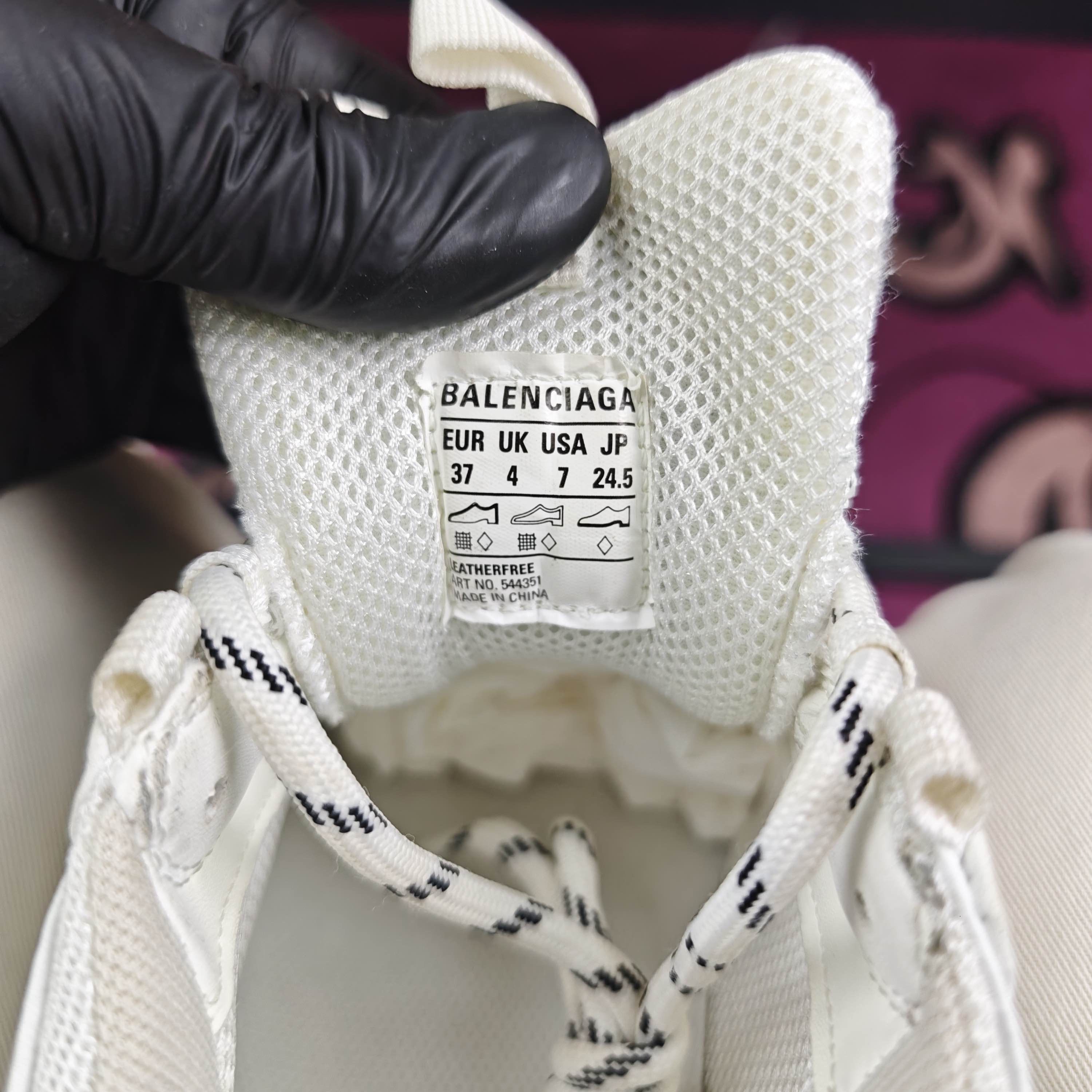 Balenciaga Balenciaga White Triple S Clear Sole Sneakers Size 37 Size US 7 / IT 37 - 5 Thumbnail