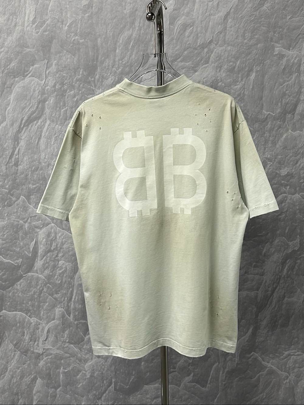 Balenciaga Balenciaga Distressed Bitcoin Logo T-Shirt Size S Size US S / EU 44-46 / 1 - 2 Thumbnail
