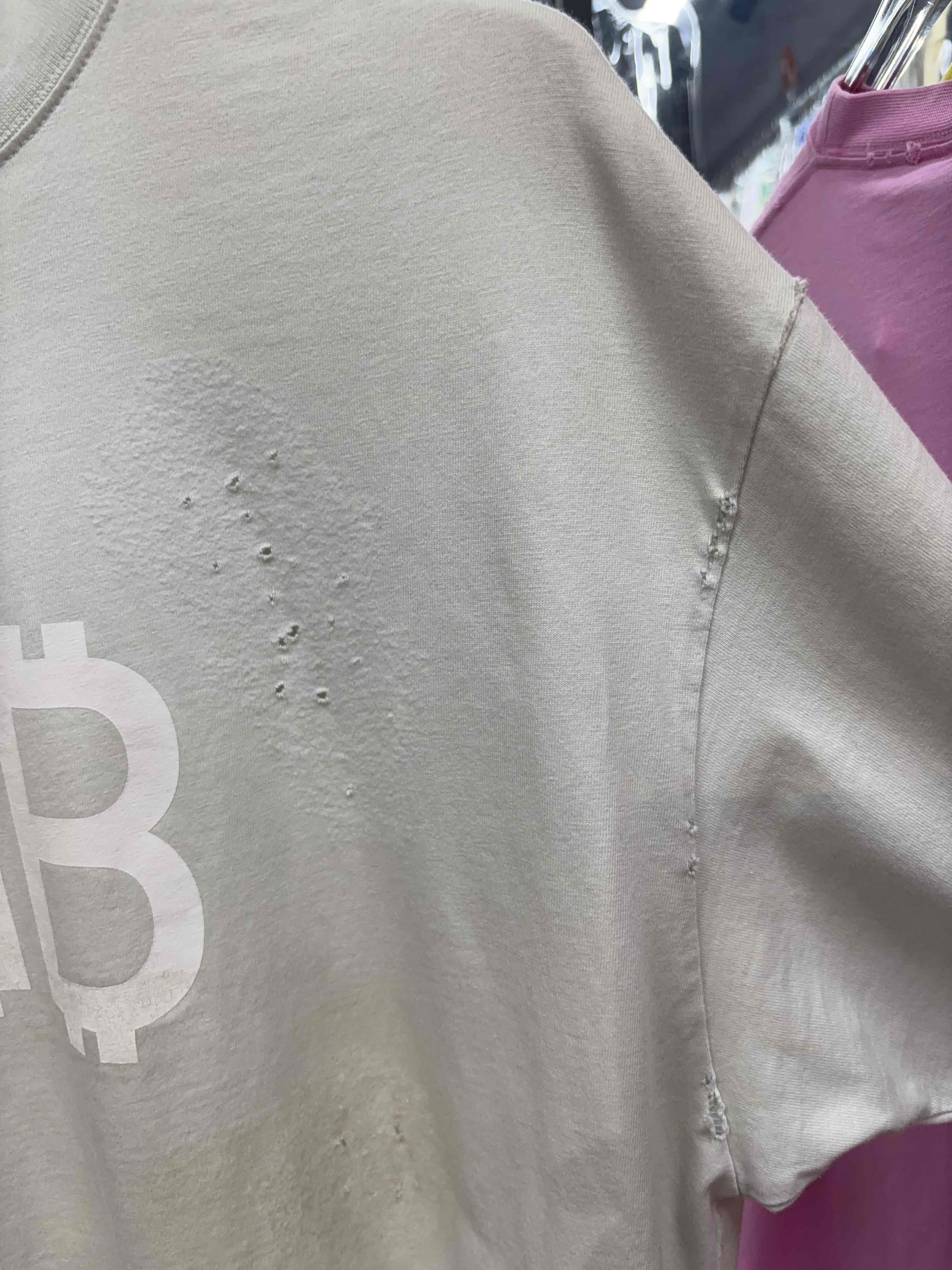 Balenciaga Balenciaga Distressed Bitcoin Logo T-Shirt Size S Size US S / EU 44-46 / 1 - 7 Thumbnail